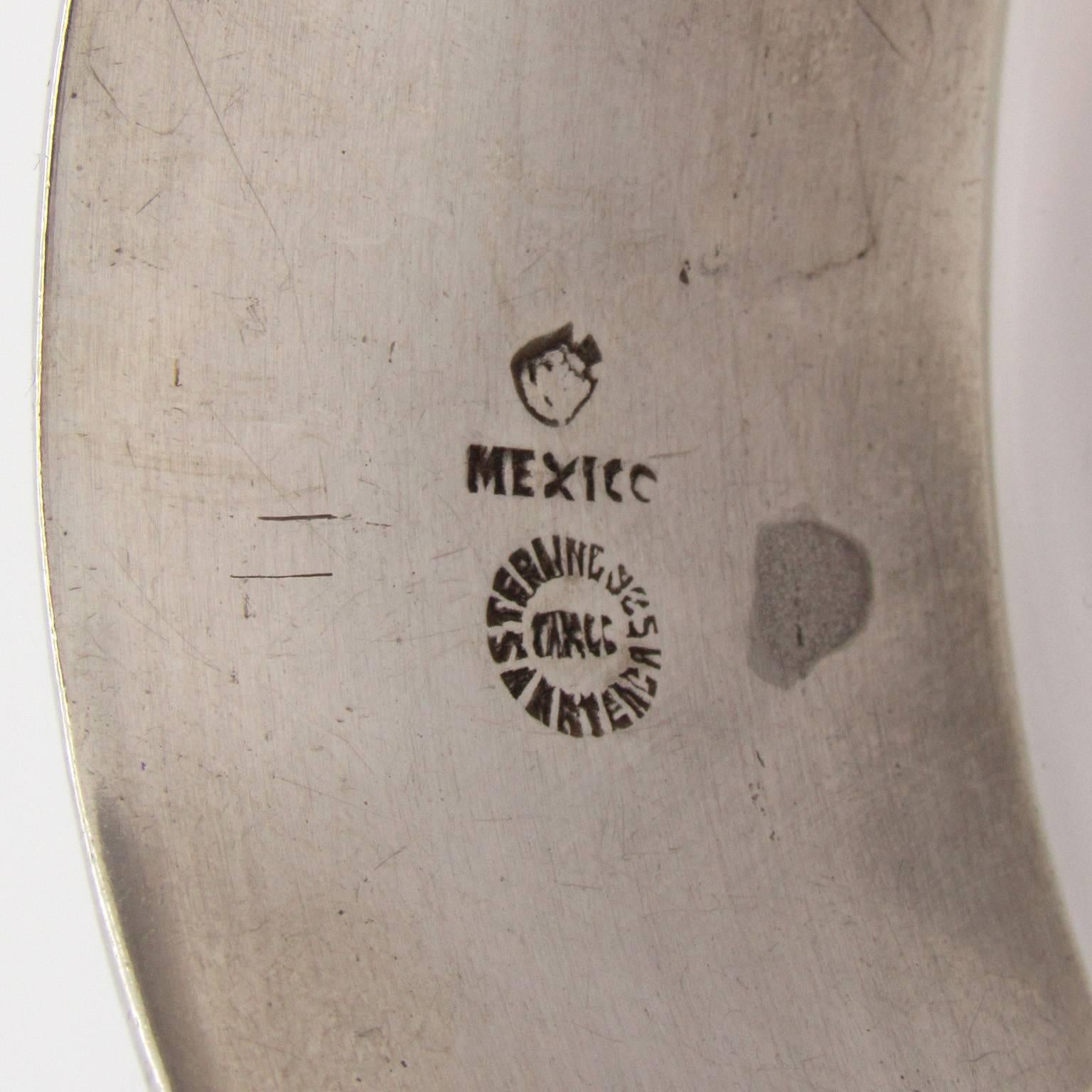 Mexican Artenecas Taxco Sterling Silver Cuff In Good Condition For Sale In Concord, MA