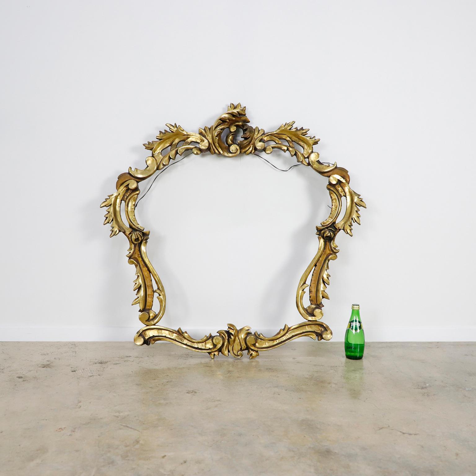 Early 20th Century Mexican Baroque Mirror Frame, Handmade in wood, Gold Leaf, Early 19th Century For Sale