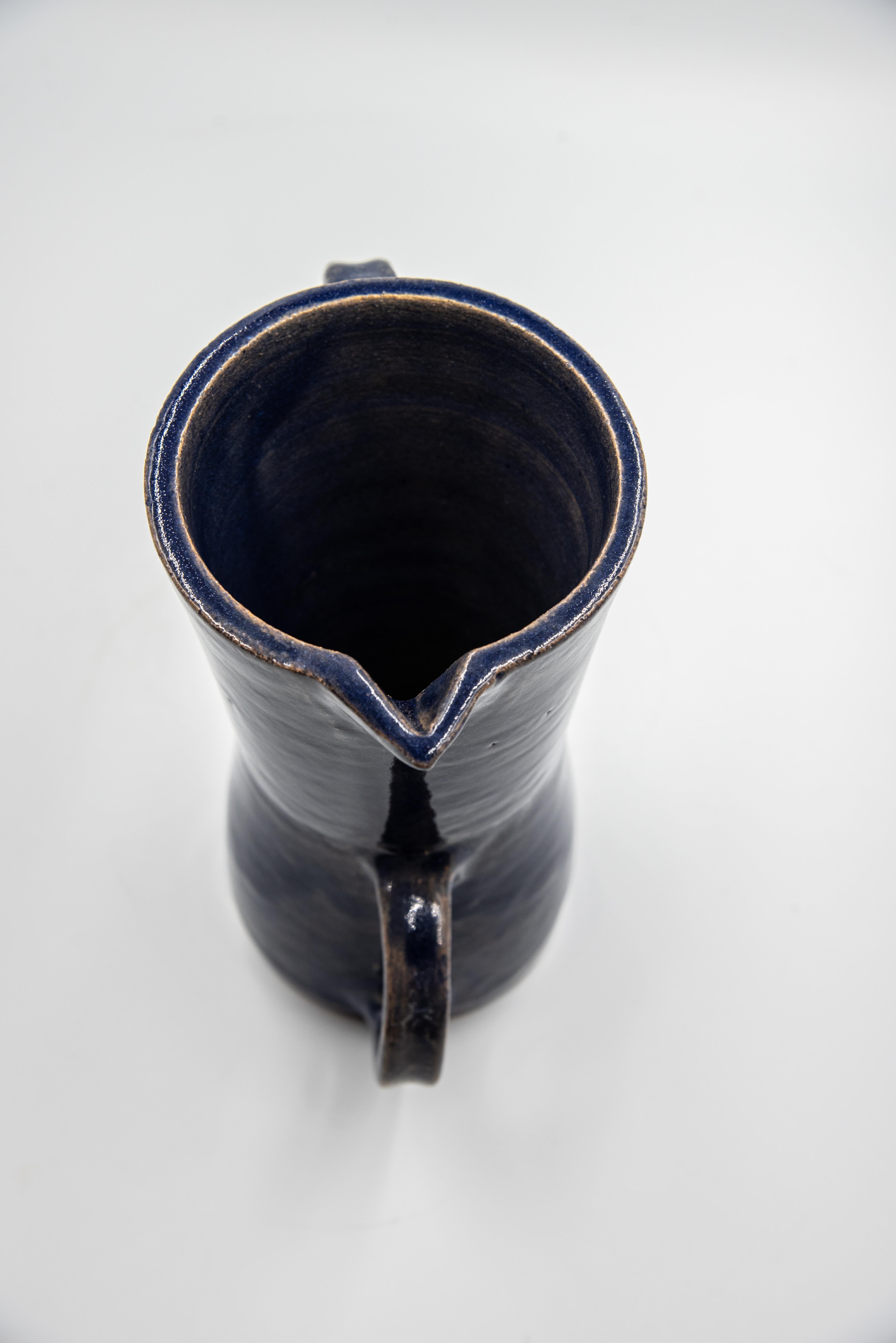 Rustikaler moderner mexikanischer Wasserkrug aus blauer Keramik aus Tonkeramik (21. Jahrhundert und zeitgenössisch) im Angebot
