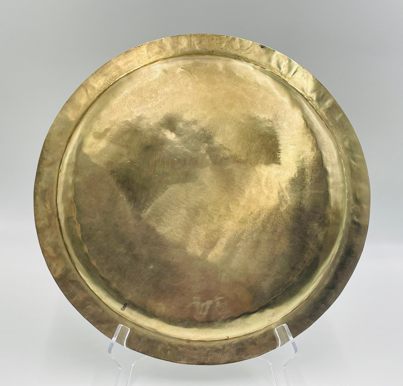 Juego mexicano de jarra de latón y concha de abulón con bandeja y ocho tazas, años 50 en venta 10