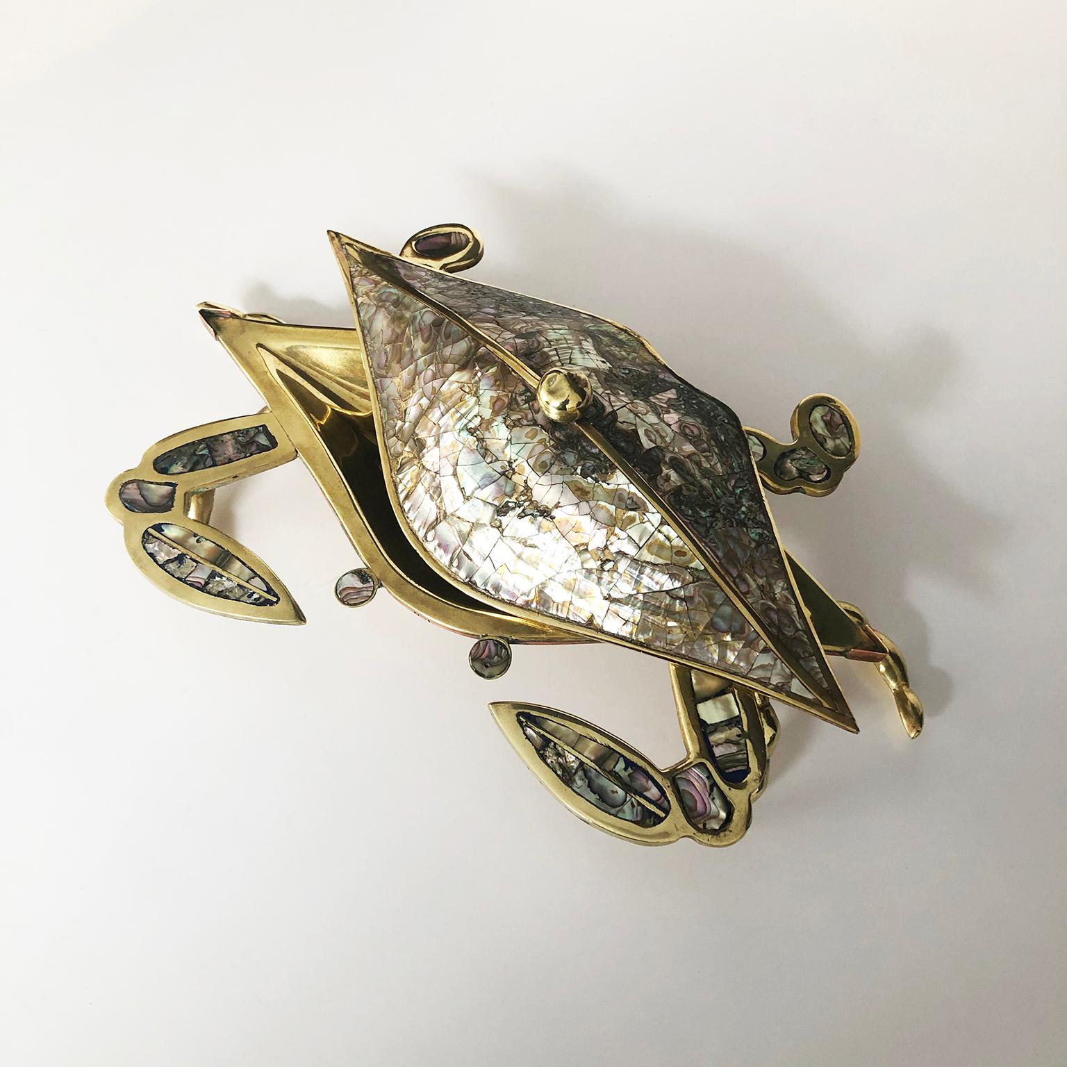 Circa 1950, We offer this Mexican brass and copper crab dish by Los Castillo. Excellent vintage conditions.