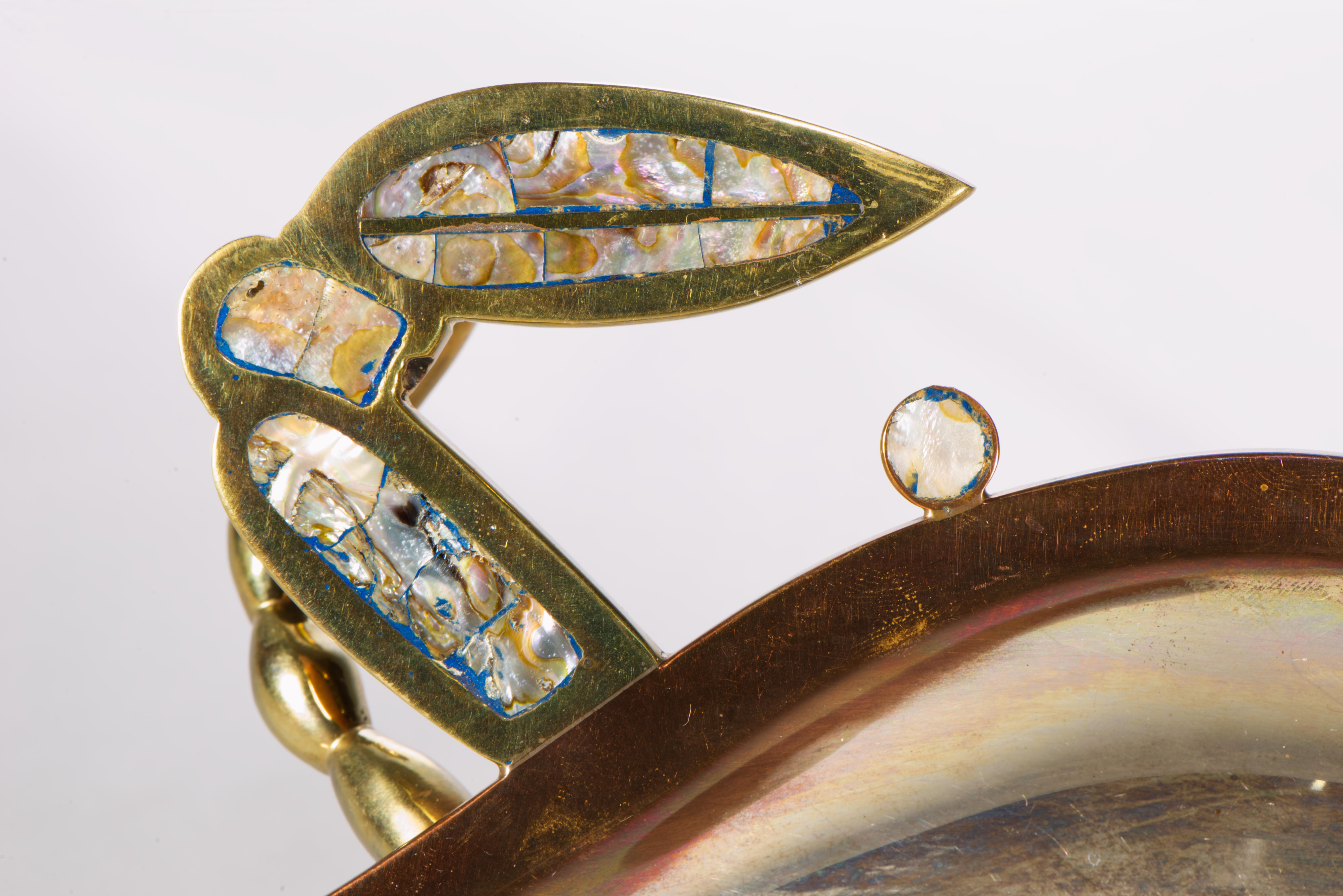 Mexikanische Messing Kupfer Abalone Shell Crab Sculpture Tablett servieren Gericht, signiert im Angebot 2