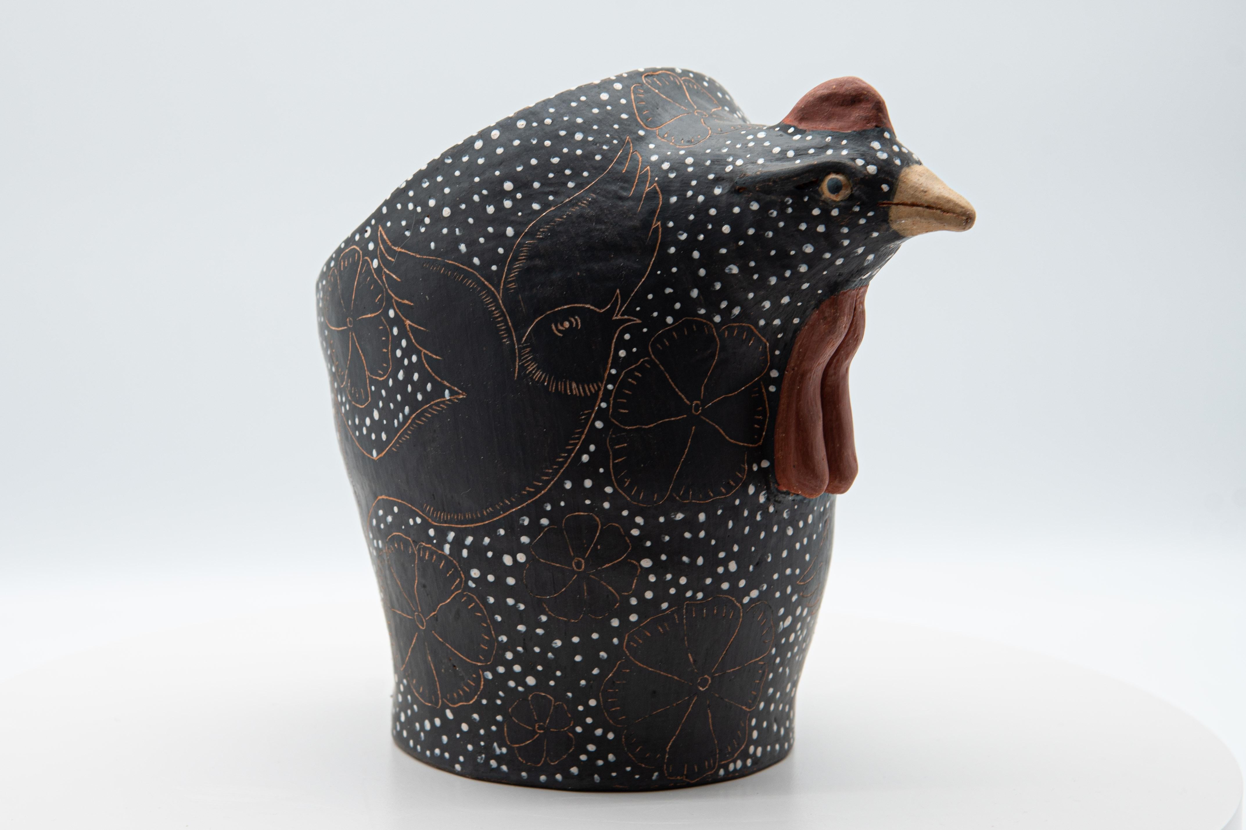 Panier à oeufs de poule de cuisine en argile brunie mexicaine Décoration de la poule noire en vente 4