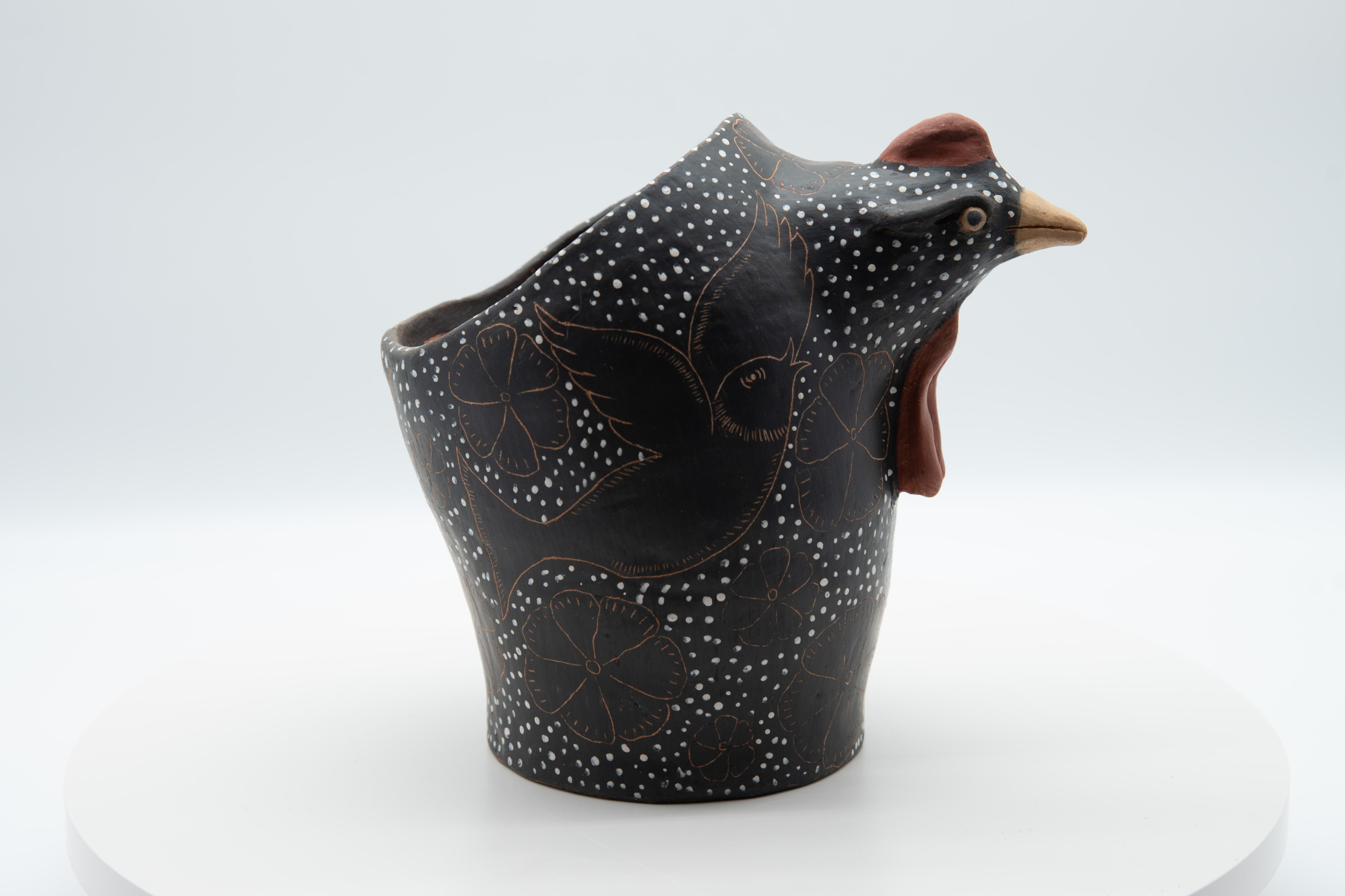Céramique Panier à oeufs de poule de cuisine en argile brunie mexicaine Décoration de la poule noire en vente