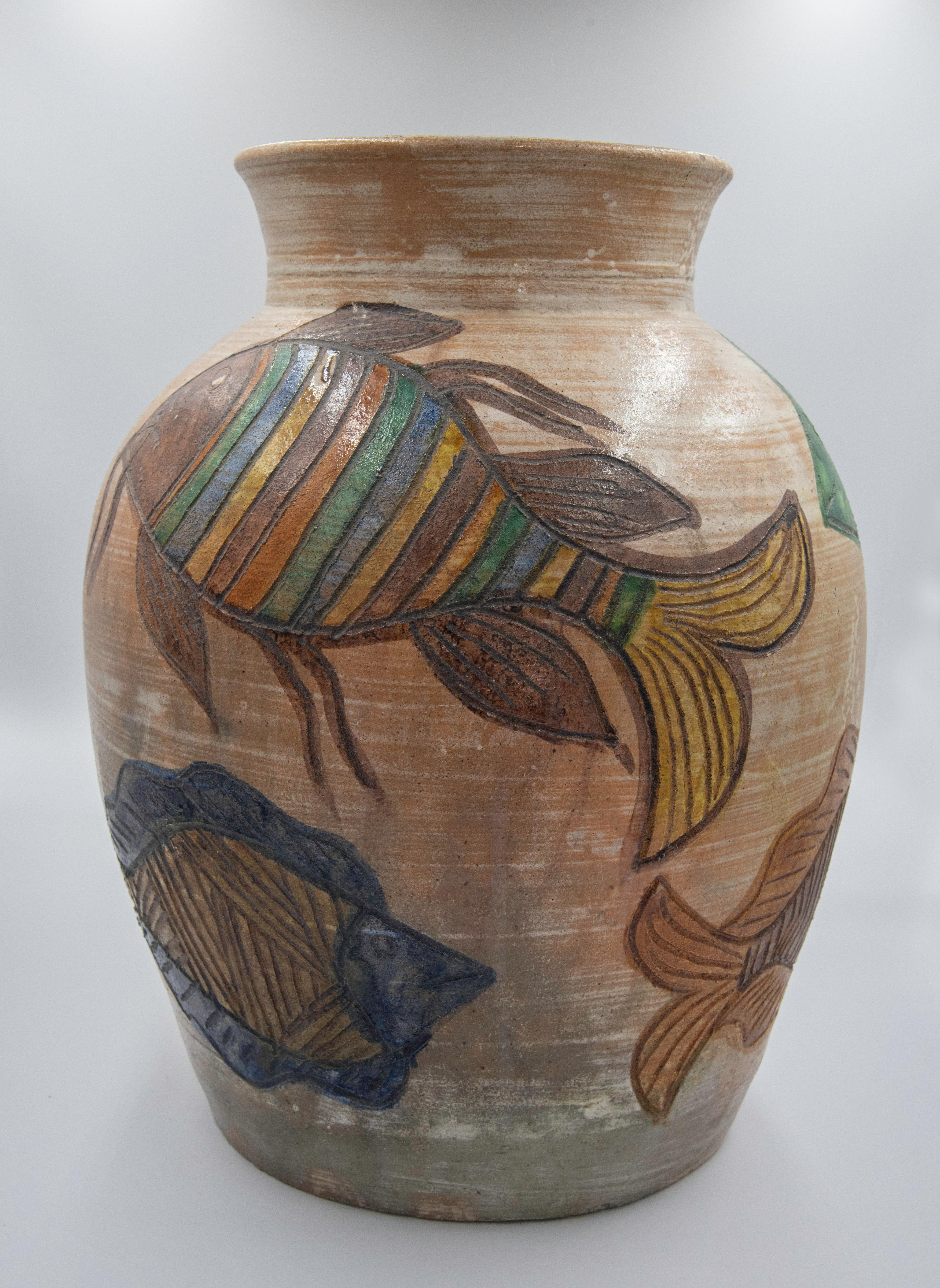Mexican Ceramic Jug Vase Fishes 1994 Dolores Porras Folk Art Decorative Vessel In Good Condition For Sale In Queretaro, Queretaro