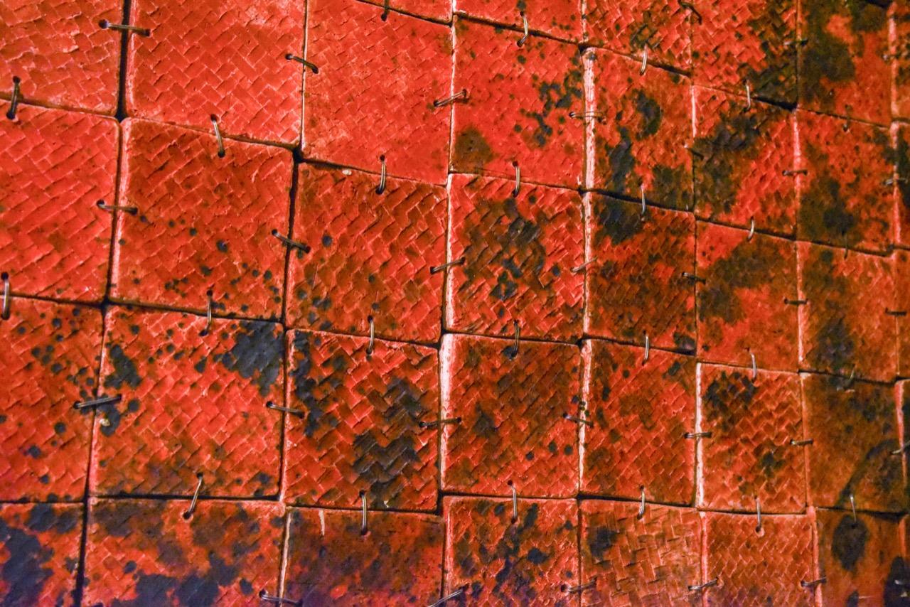 Mexikanische Keramik Rote Wand Hängeleuchte 2016 Ton Dekoration Puzzle Schädel Abstrakt im Angebot 4