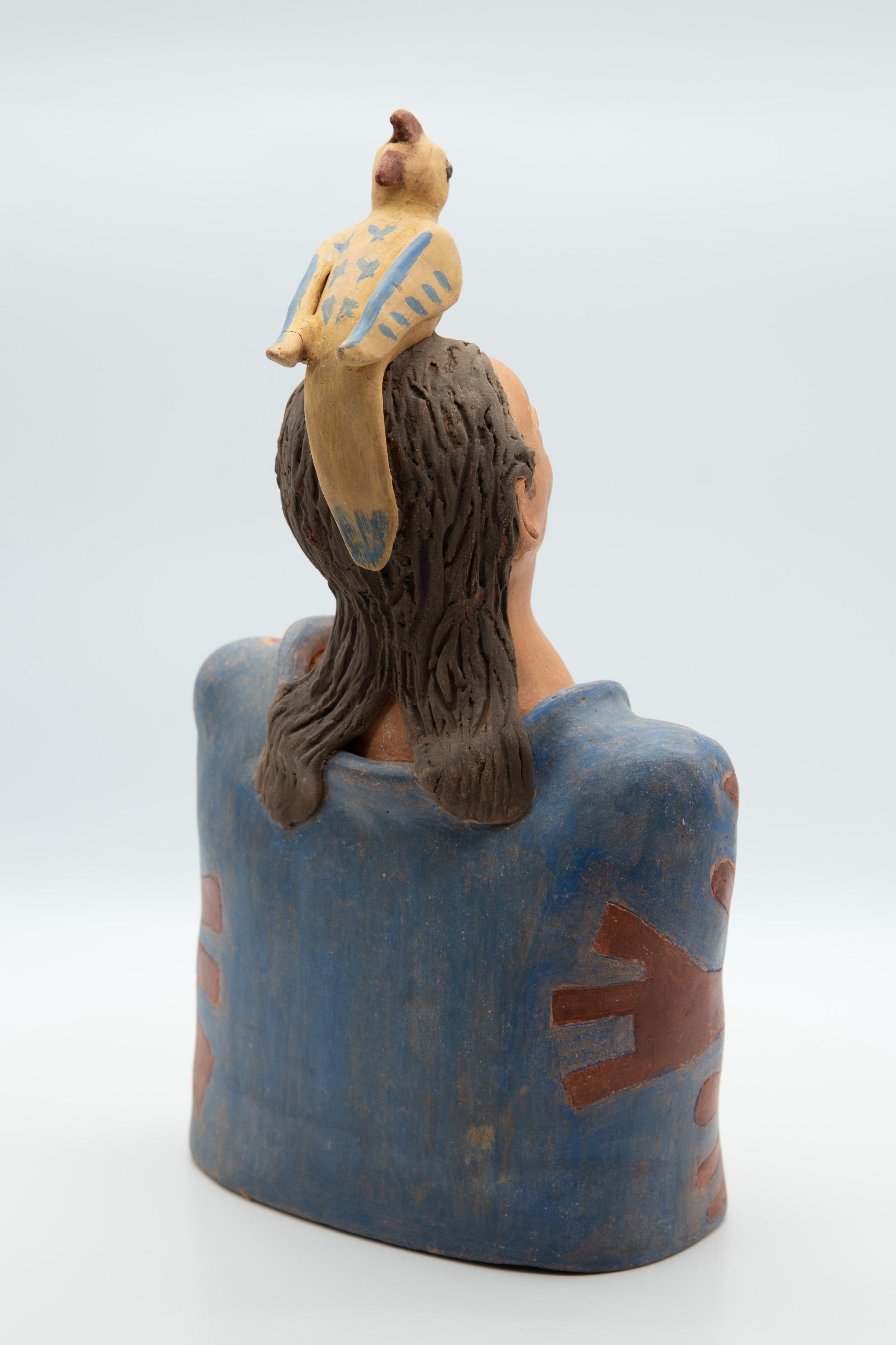 Sculpture mexicaine en terre cuite Homme avec oiseau sur la tête Malle en céramique Homme Art populaire Neuf - En vente à Queretaro, Queretaro