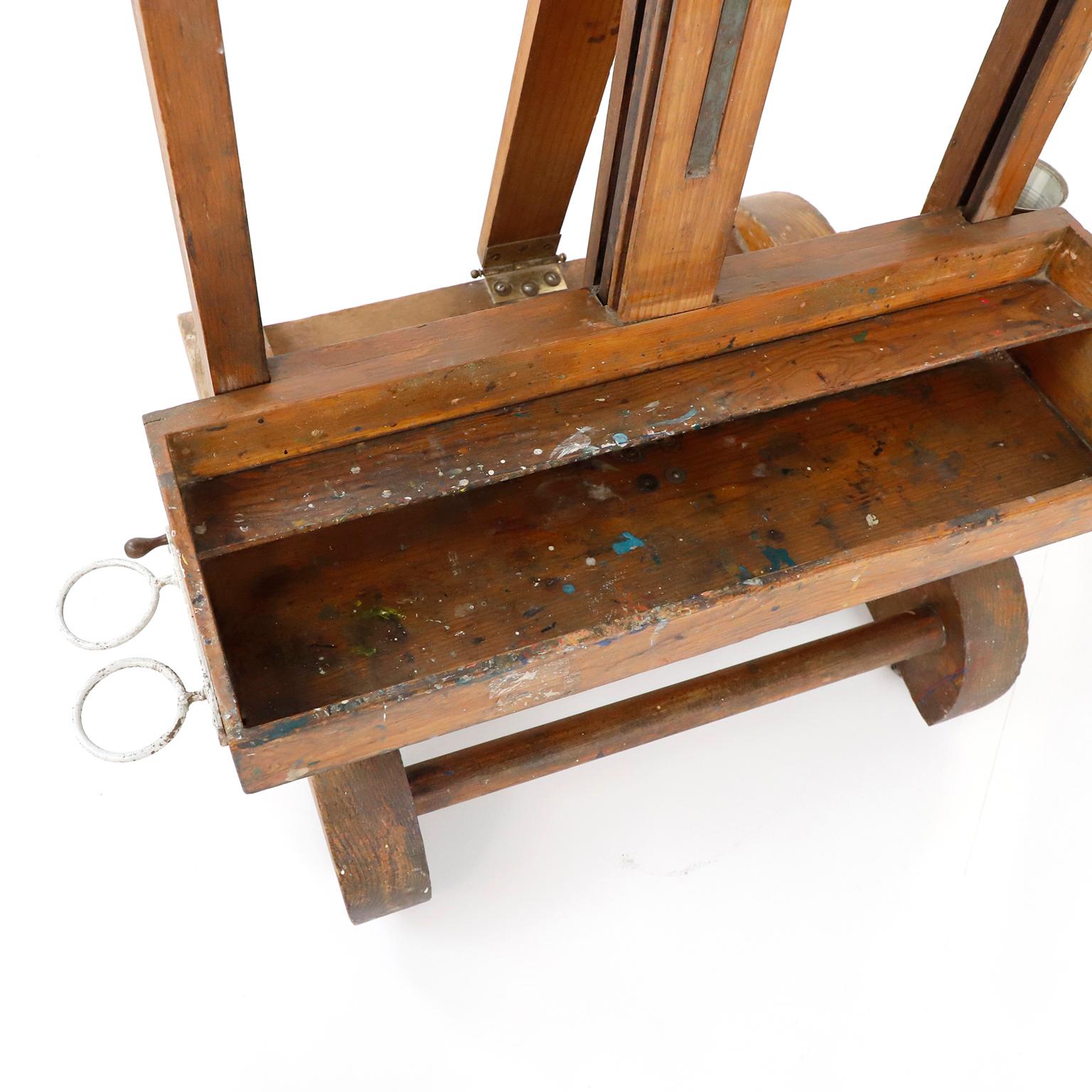 Mexican Early 1940 Wood Adjustable Artist Easel In Fair Condition In Mexico City, CDMX