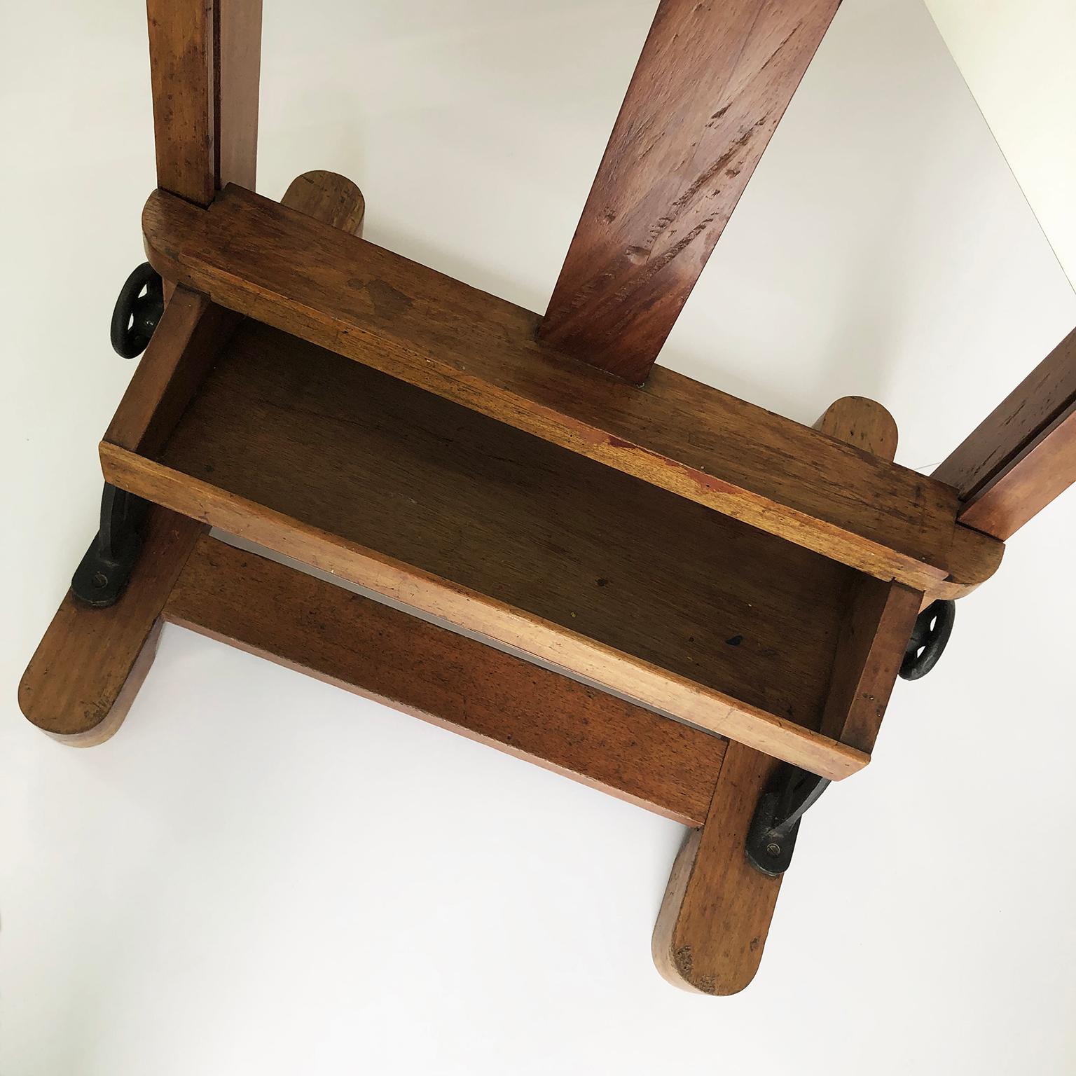 Mexican Early 1950 Wood Adjustable Artist Easel In Fair Condition In Mexico City, CDMX
