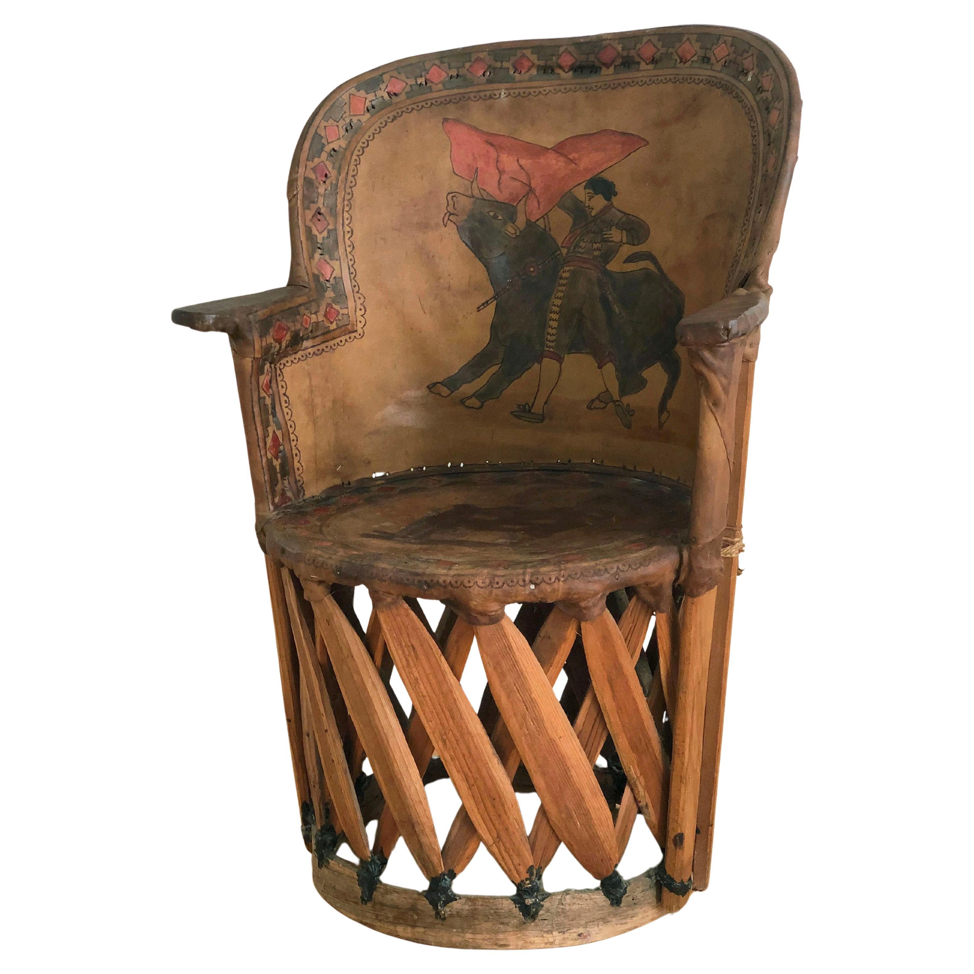 Chaise mexicaine Equipale Folk Art avec scène de corrida peinte à la main 1930s