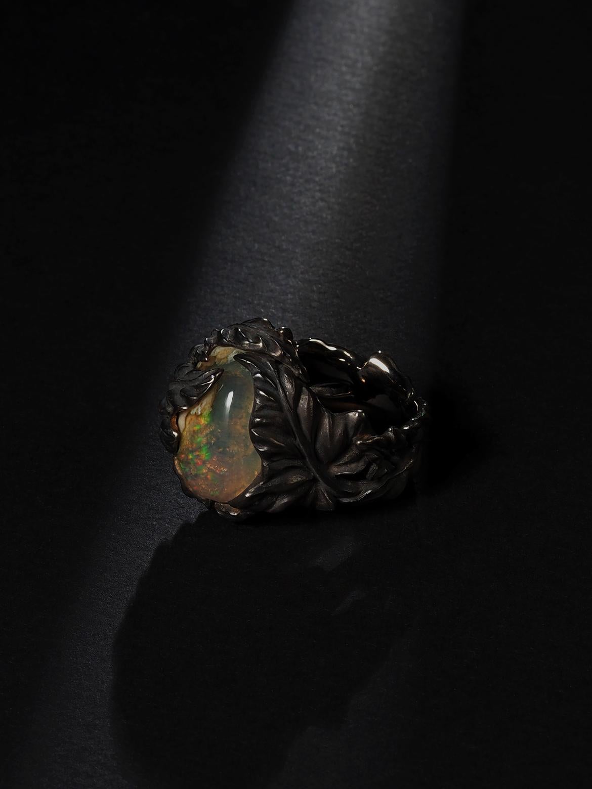 Opale de feu mexicaine Bague lierre en argent patiné Bague de déclaration Neuf - En vente à Berlin, DE