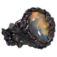 Mexikanischer Feueropal- Efeu-Ring aus patiniertem Silber