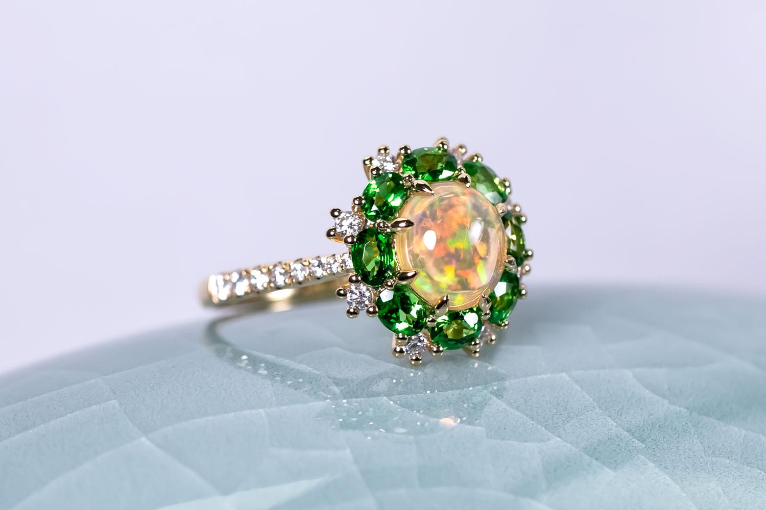 Anello di fidanzamento messicano con diamante e opale di fuoco in oro giallo 18 carati in vendita 4