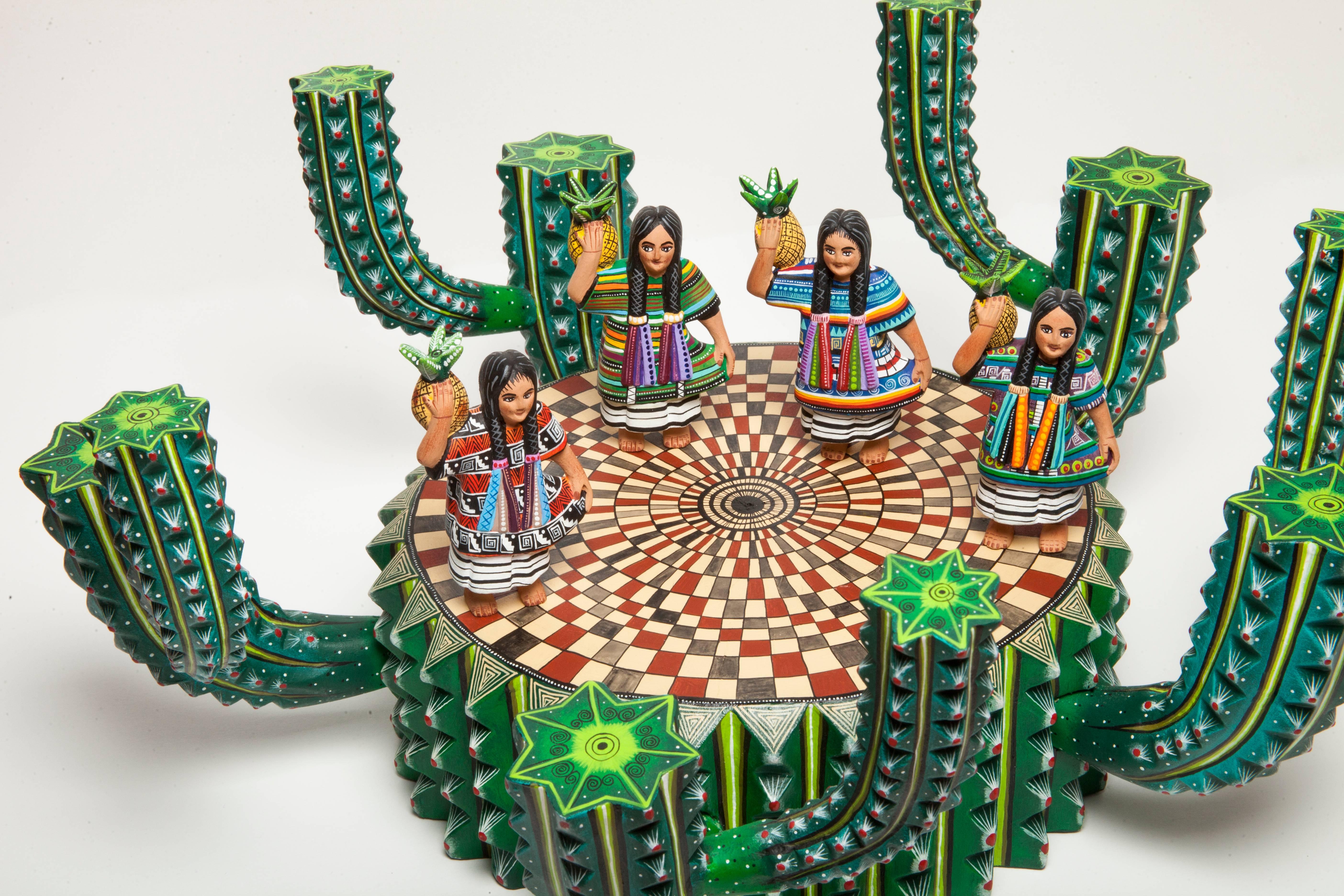 Mexikanische Volkskunst Holzschnitzerei Traditioneller Tanz, handgefertigt Alebrije, Unikat (Handbemalt) im Angebot