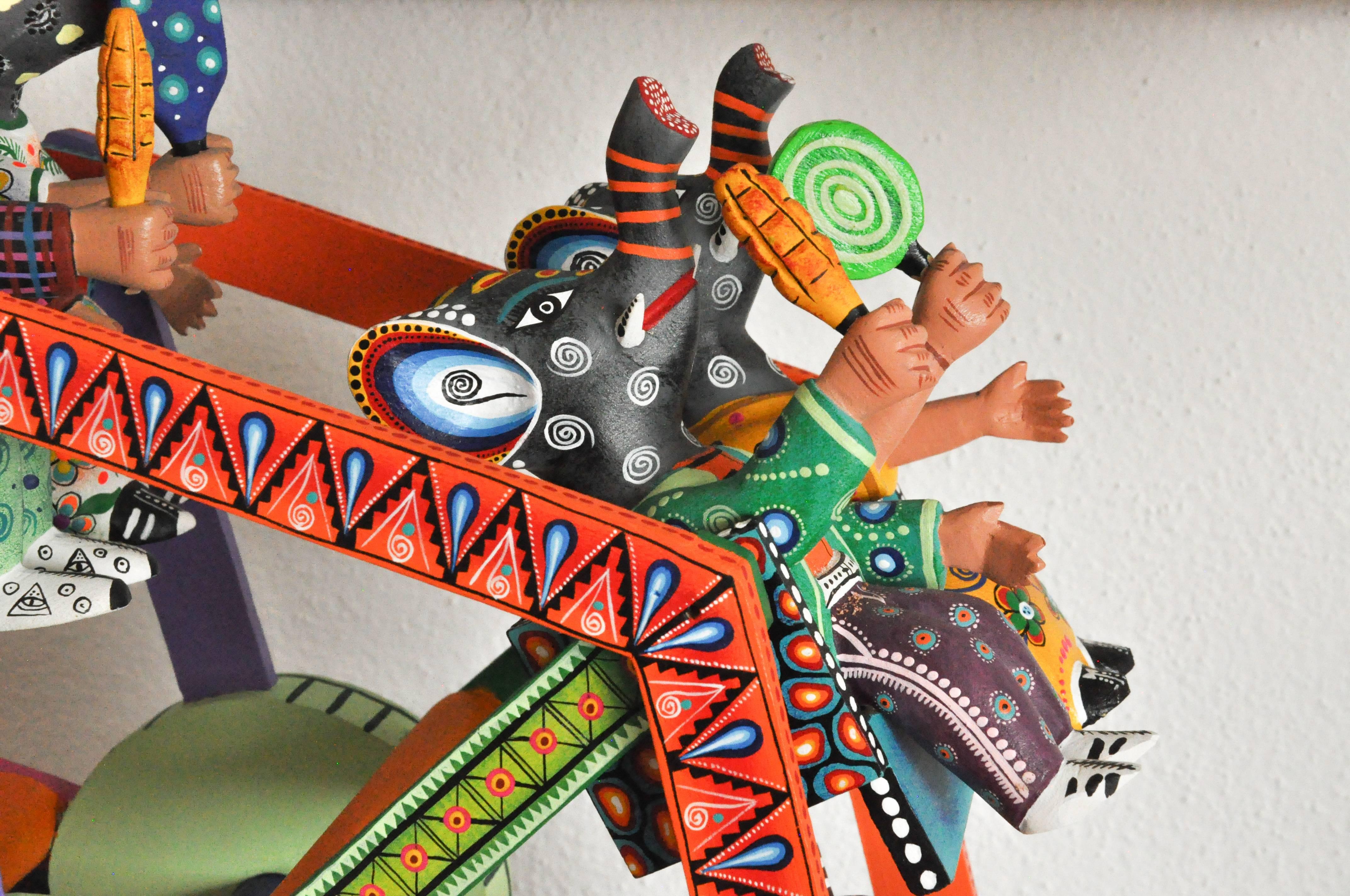 Mexican Folk Art Woodcarving Alebrije Fortune Wheel Folkloric Art Oaxaca Toy  In Excellent Condition For Sale In Queretaro, Queretaro