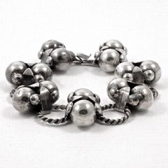 Mexican Hand Made Silver Double Ball Los Cocos Design Link Bracelet, circa 1940s