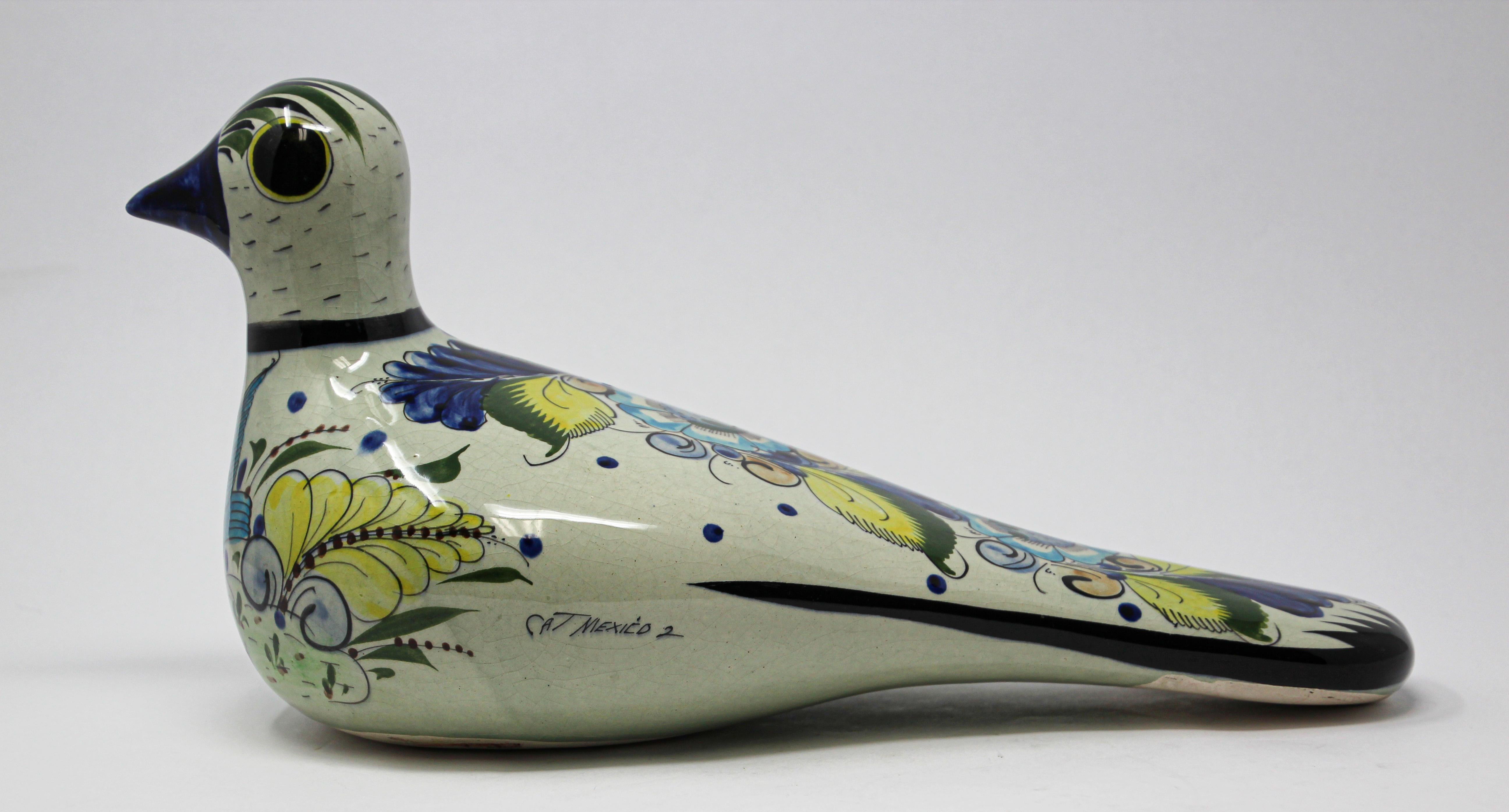 Tonala Folk Art Bird Mexican Hand Painted Colorful Pottery Años 60 siglo XX en venta