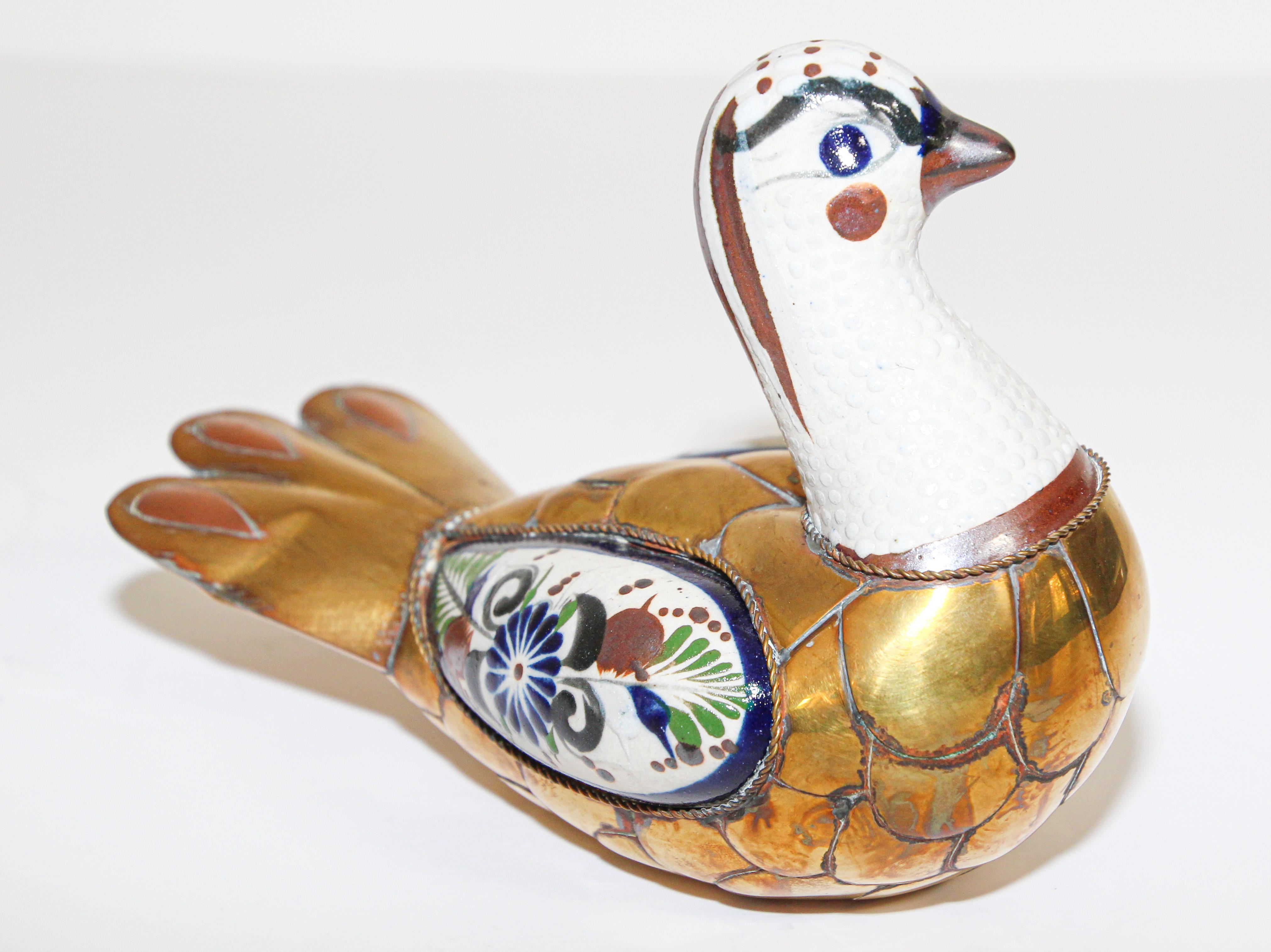 Mexican Hand Painted Colorful Tonala Pottery Bird In Good Condition In North Hollywood, CA