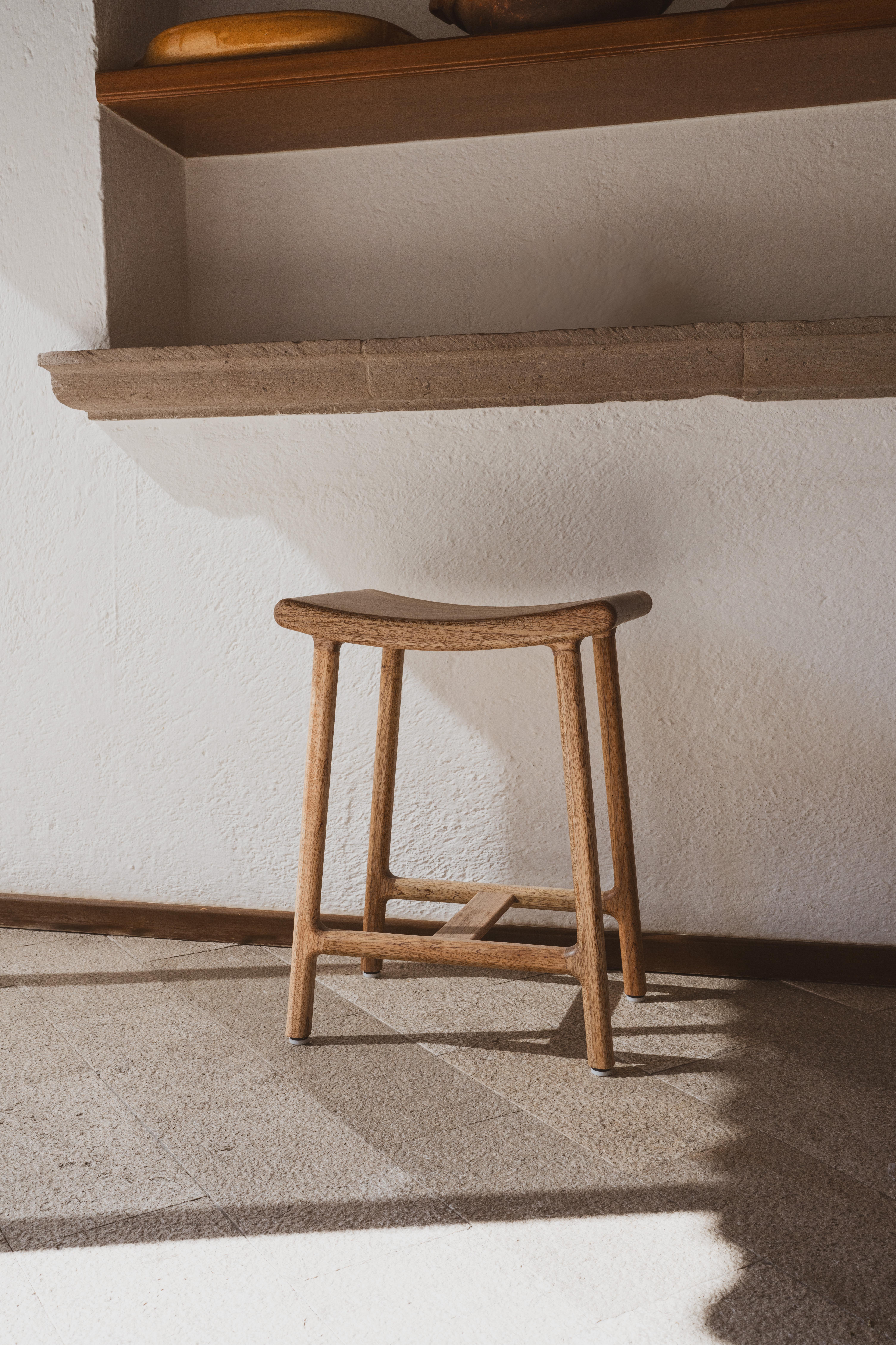 Tabouret de comptoir mexicain en bois massif de Tzalam fait à la main Cuisine moderne du milieu de siècle en vente 4