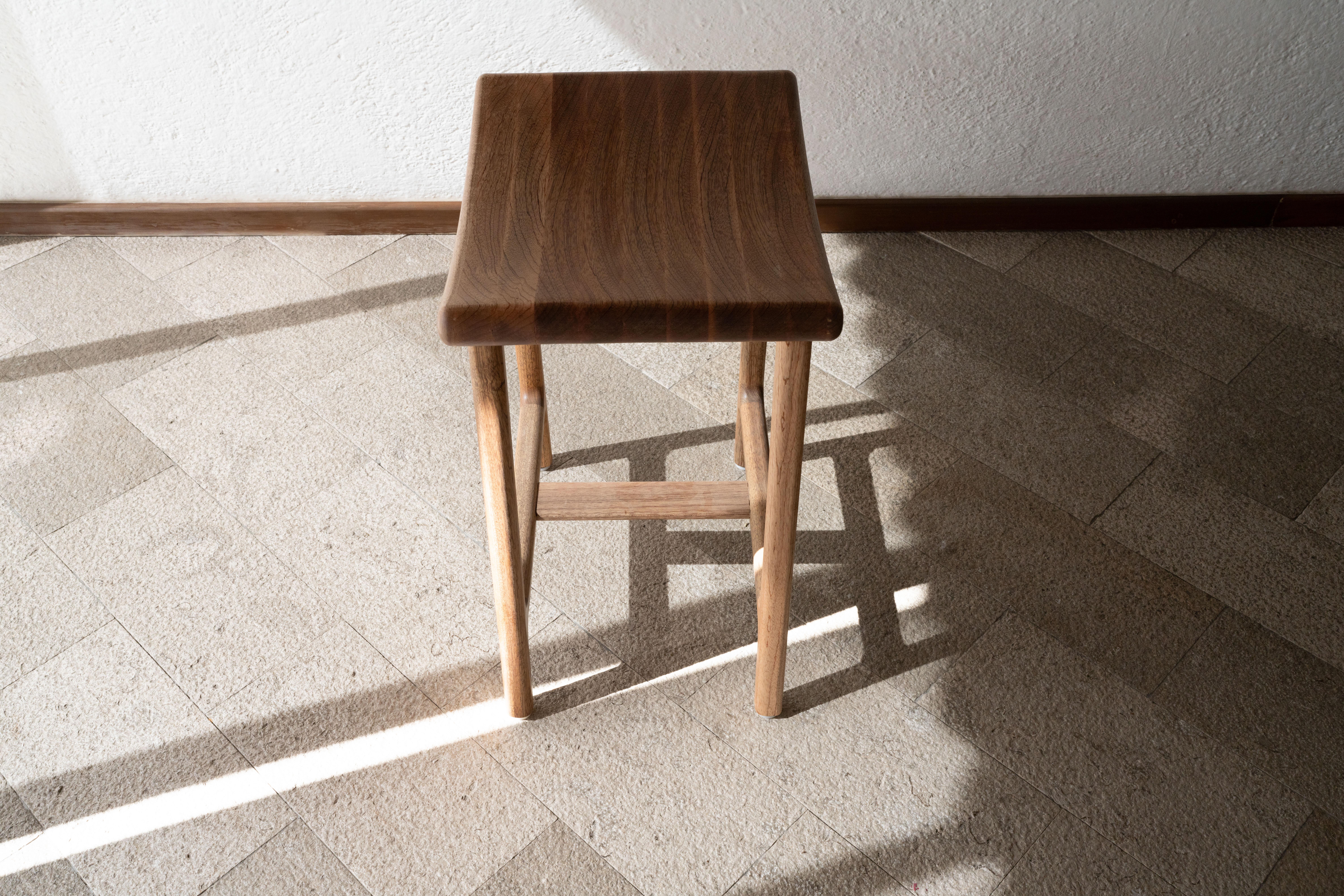 XXIe siècle et contemporain Tabouret de comptoir mexicain en bois massif de Tzalam fait à la main Cuisine moderne du milieu de siècle en vente