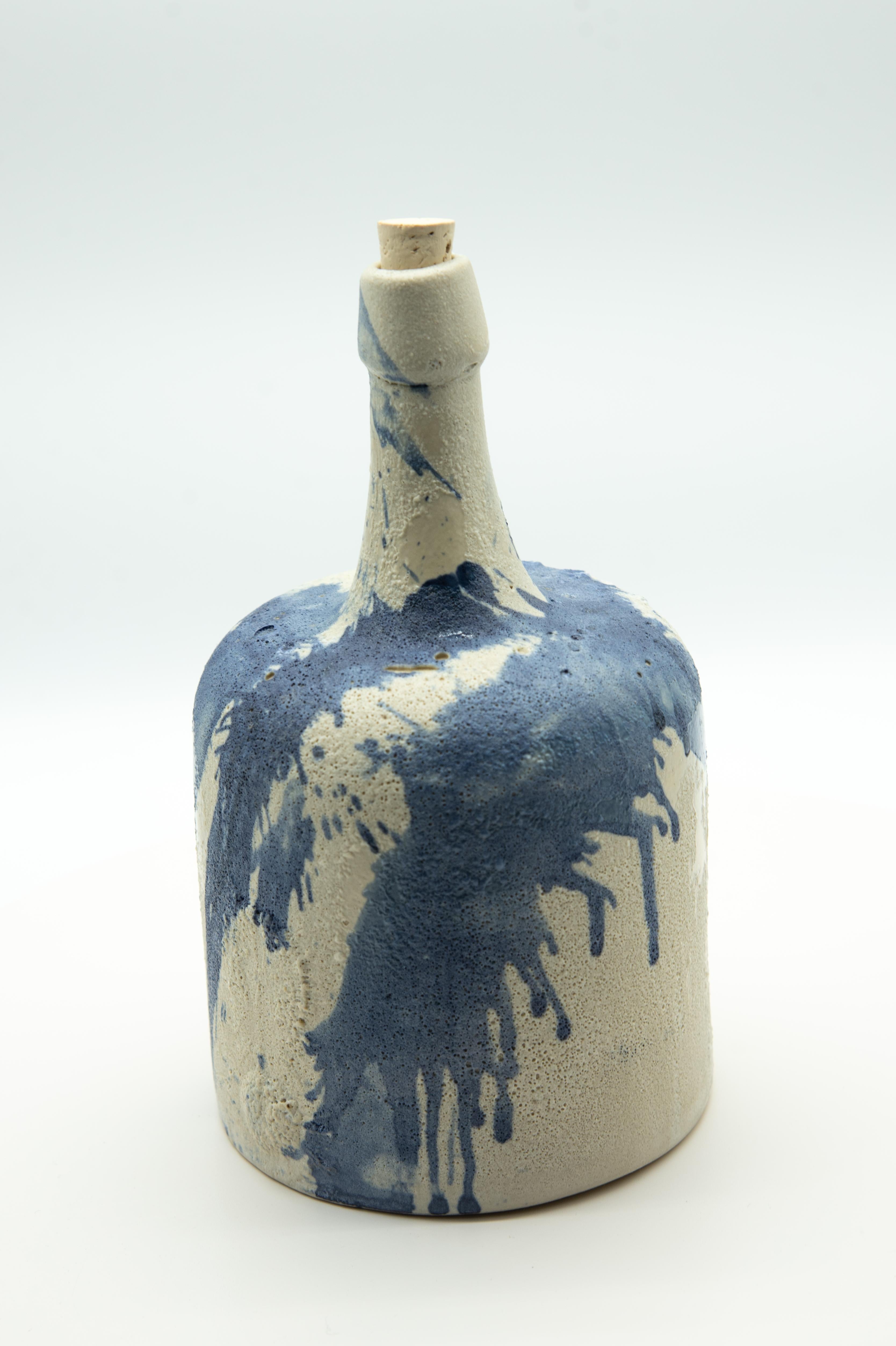 Mexikanisches handgefertigtes Mezcal-Gefäß, blau gebeizte Keramik, organische Moderne (Organische Moderne) im Angebot