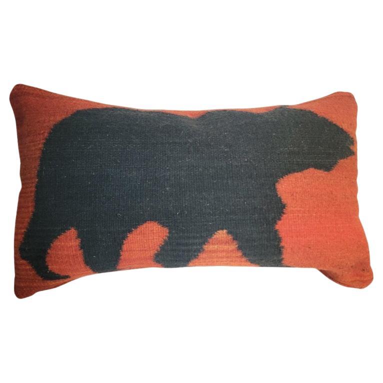 Oreiller en forme d
ours noir tissé par un Indien mexicain en vente