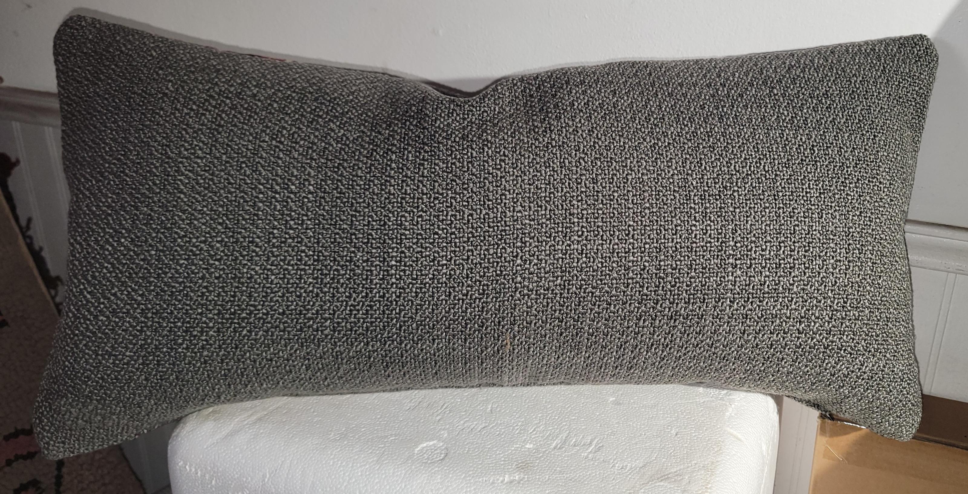 Almohada Mexican Indian Bolster de lana tejida con un maravilloso dibujo de rayas y geométrico. Grandes colores profundos. Tiene un estilo modernista. 