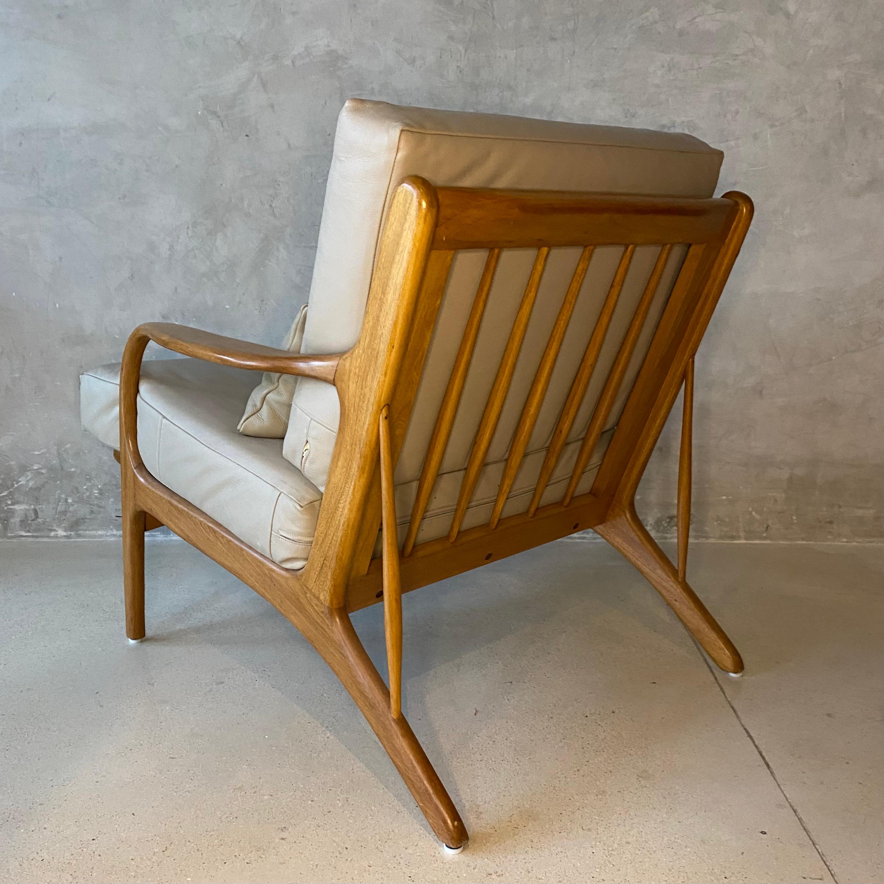 Leather Mexican Midcentury Lounge Chair, “Malinche“, 1950s For Sale