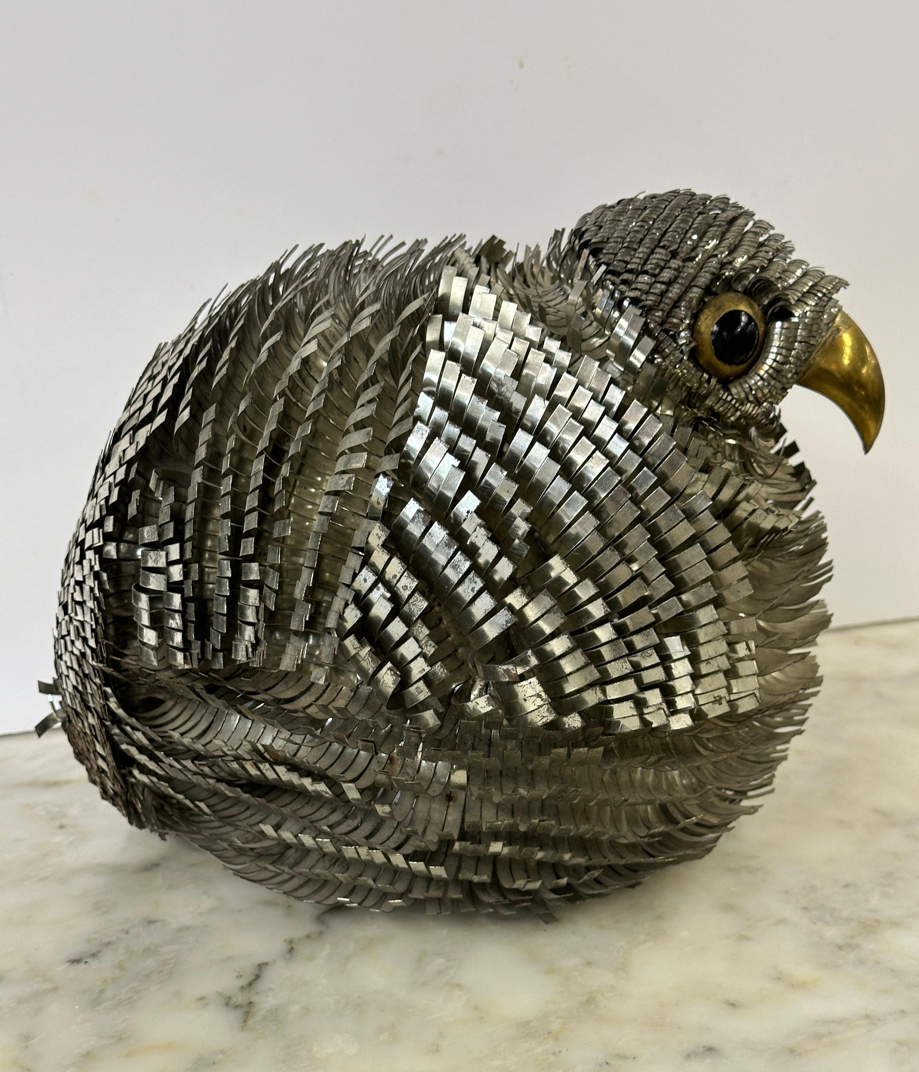 Fatto a mano Pollo messicano in metallo misto attribuito ad Alexander Blazquez in vendita