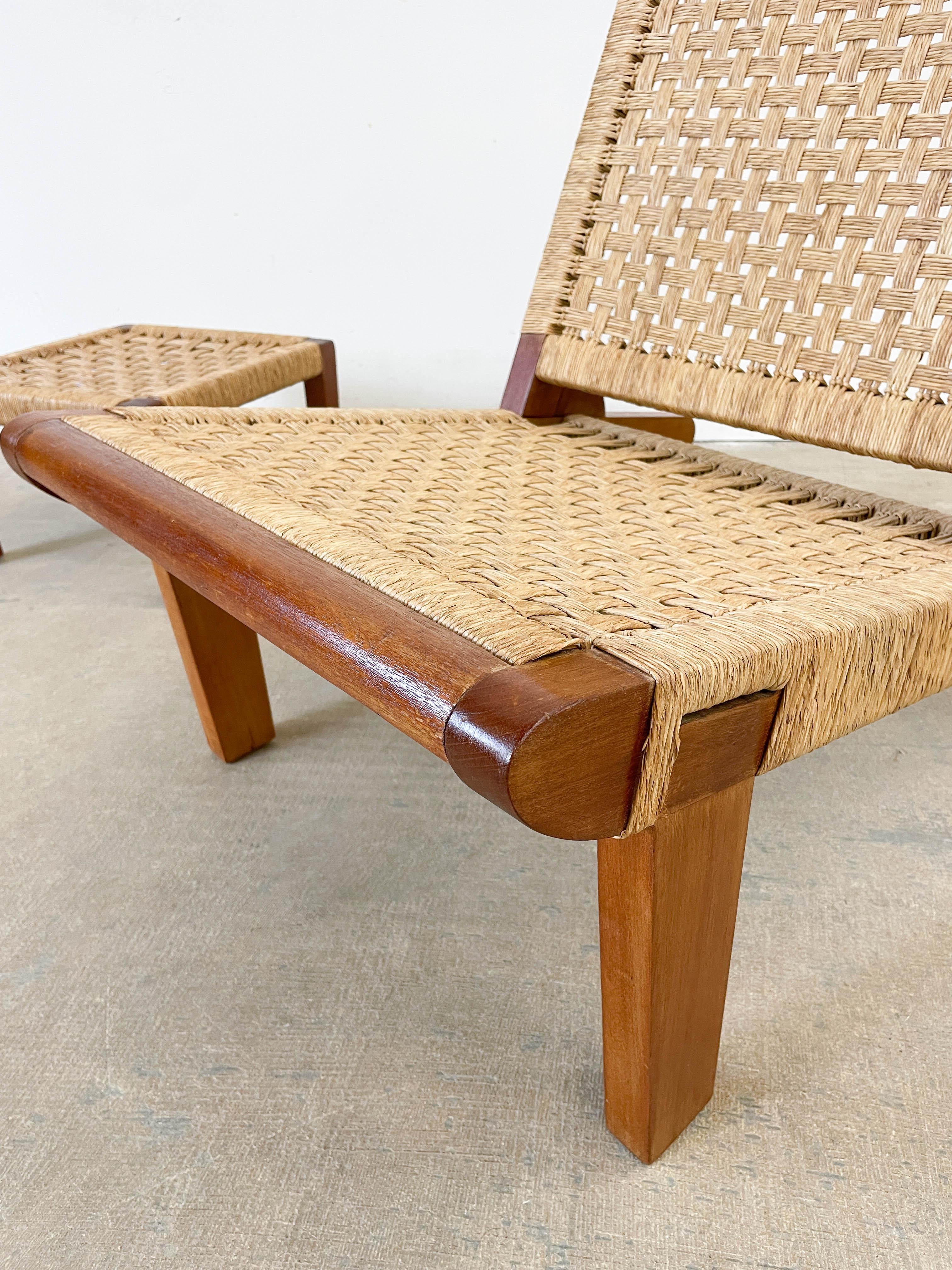 Mexican Modern Lounge chair and side table/ottoman For Sale 4
