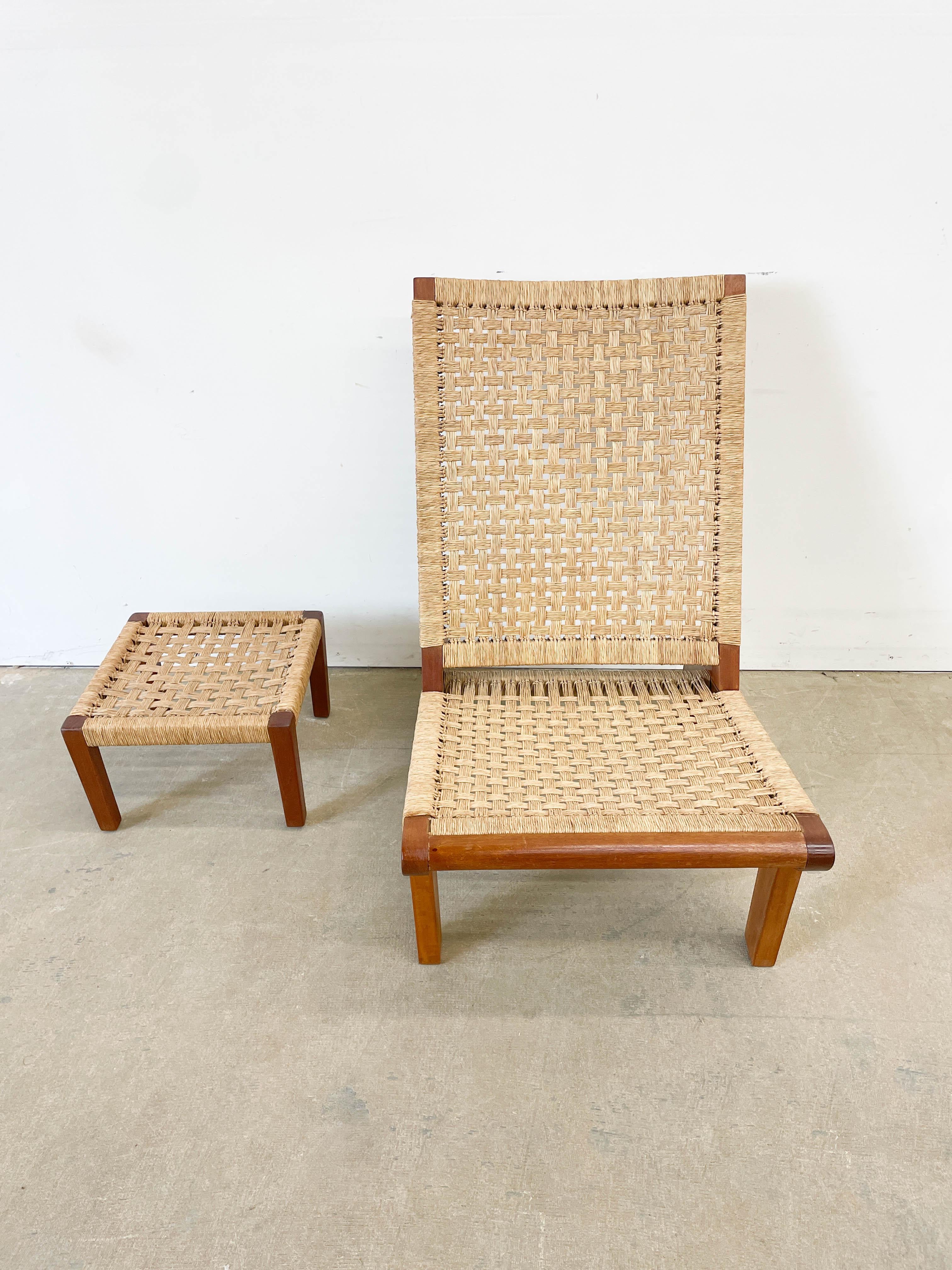 Superb vintage mexican modern lounge chair and side table in the style of Michael Van Buren and Clara Porset. Simple organic modern forms and a wonderful woven grass cord texture elevates these pieces. Chair is very comfortable and comes apart