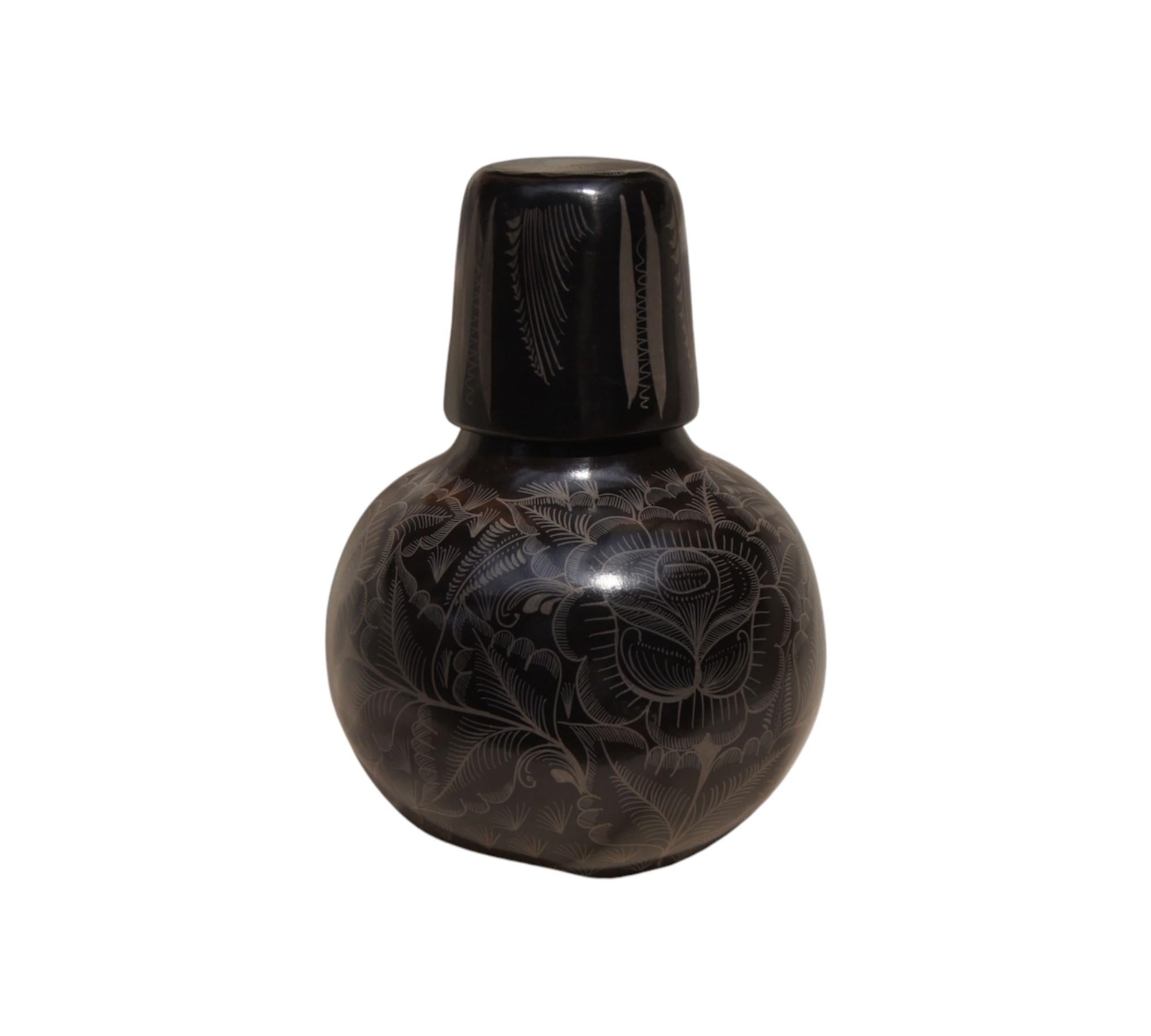 Messicano Mexican Modern “Noche” decanter with cup, Hand painted Clay, Taller Maya, 2024 in vendita