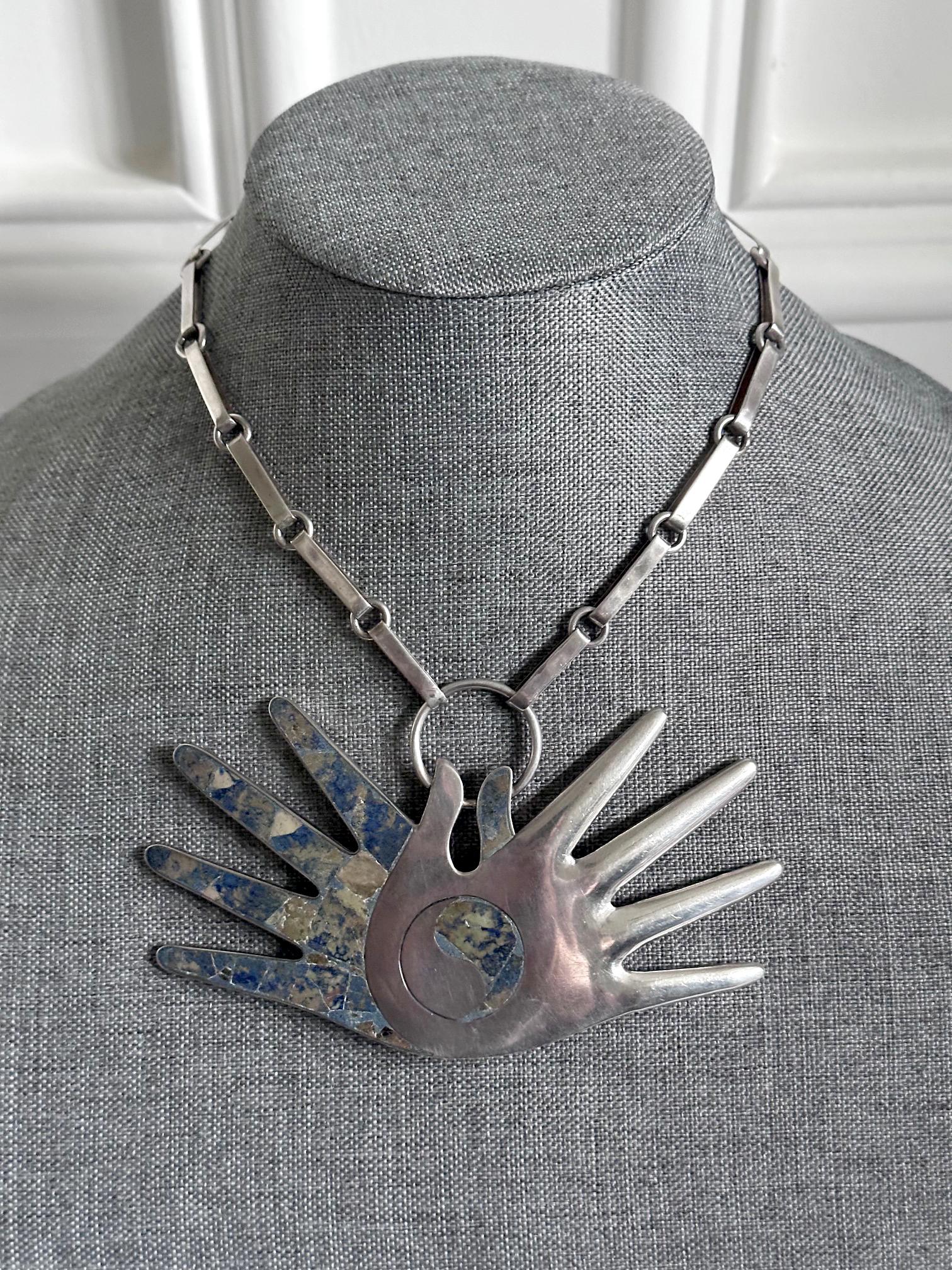 Collana messicana moderna in argento con grande pendente a forma di mano William Spratling in vendita 2