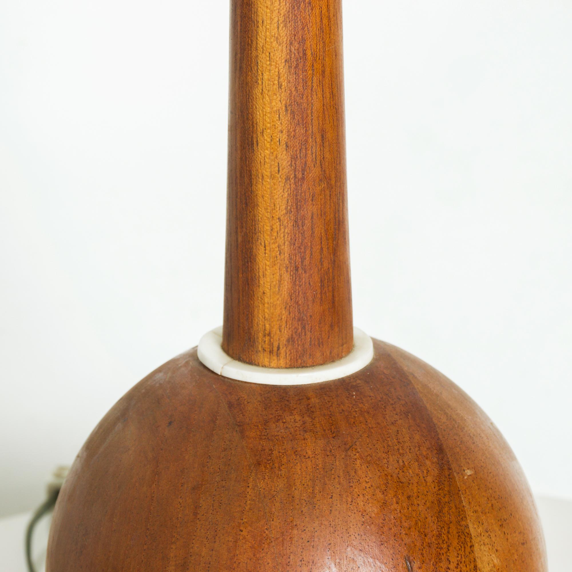 Mid-20th Century Modernist Sculptural Globe Table Lamp in Mahogany Wood 1960s style Tony Paul