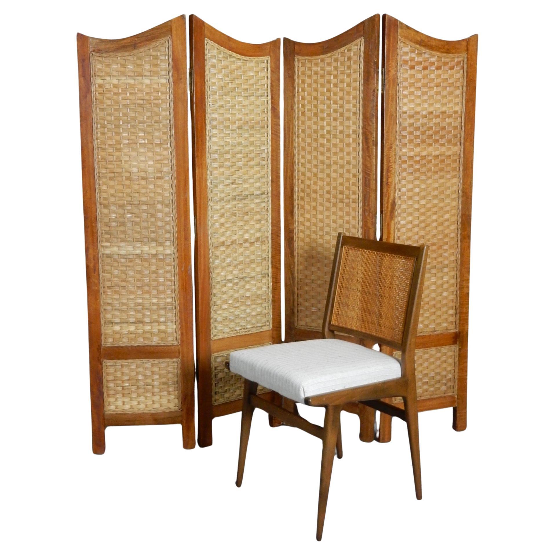Mexican Modernism Woven Cane Rattan Screen Room Divider after Clara Porset In Good Condition For Sale In Las Vegas, NV