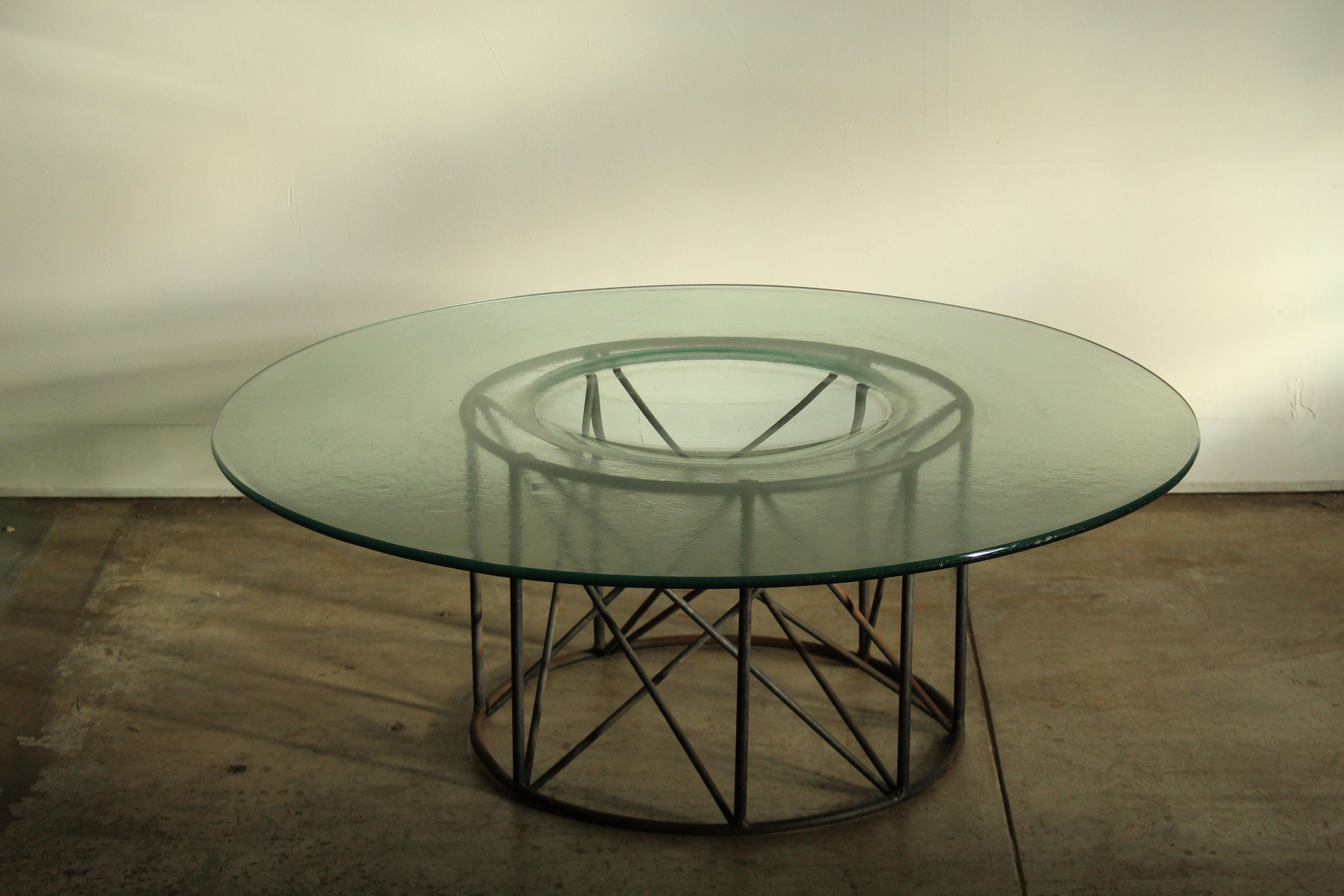 Table basse mexicaine moderniste en fer et verre soufflé sculpté en vente 4