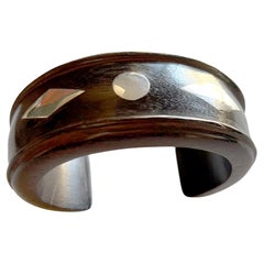 Mexikanisches modernistisches Manschettenarmband aus Rosenholz mit Sterlingsilber-Intarsien