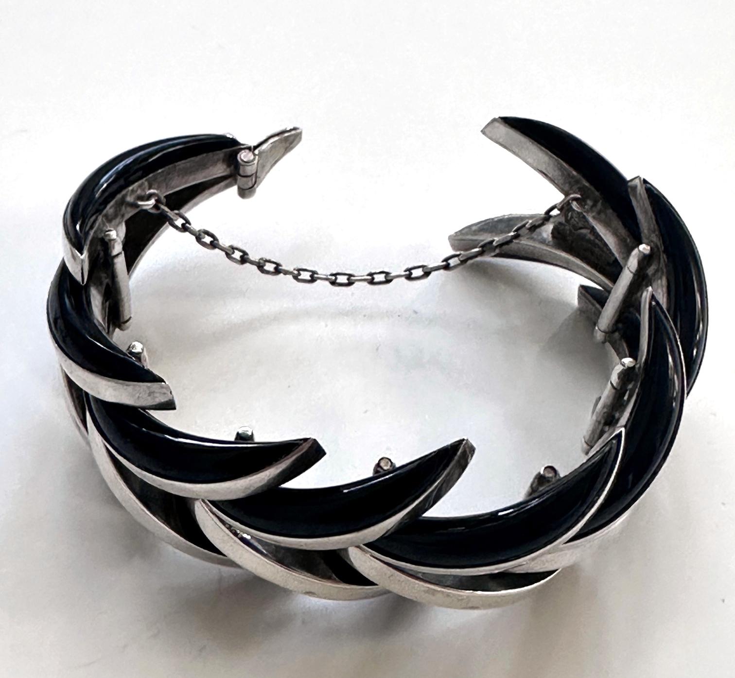 Bijoux mexicains modernistes en argent et obsidienne, quatre pièces, Taxco Antonio Pineda en vente 8