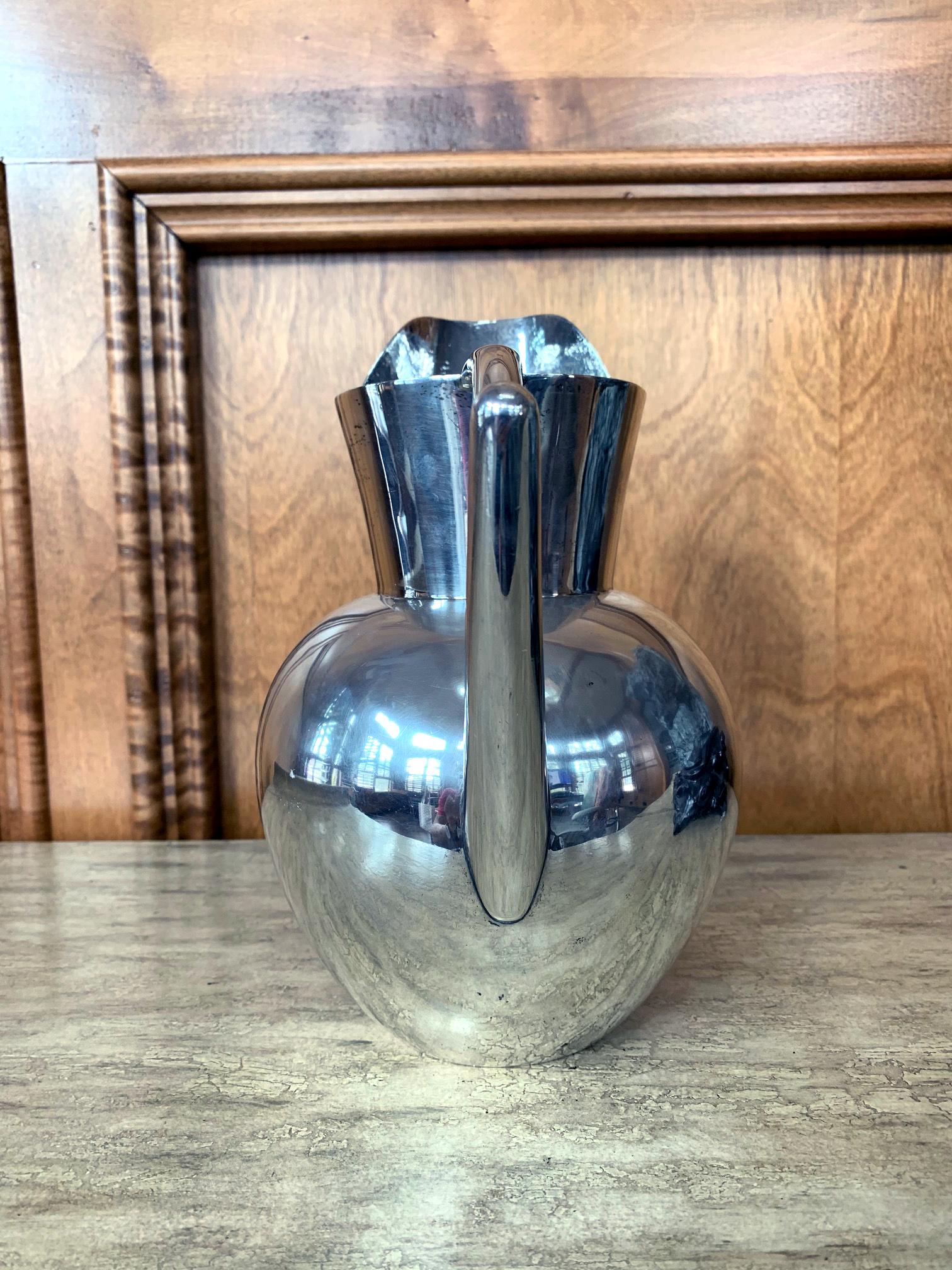 Mexican Modernist Silver Pitcher by Hector Aguilar In Good Condition For Sale In Atlanta, GA