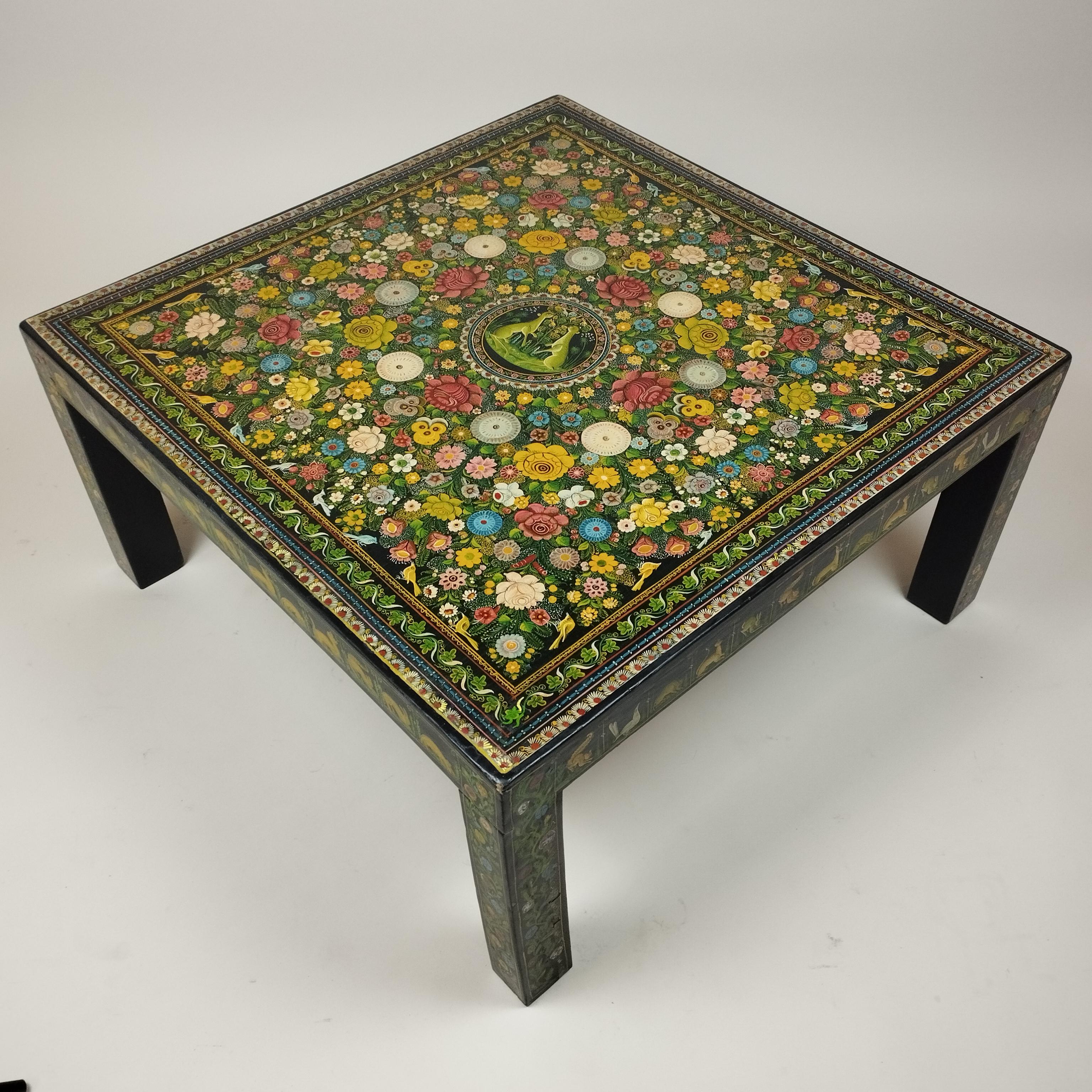 Mexican Olinalá Lacquer And Wood Coffee Table In Fair Condition In Mexico City, MX