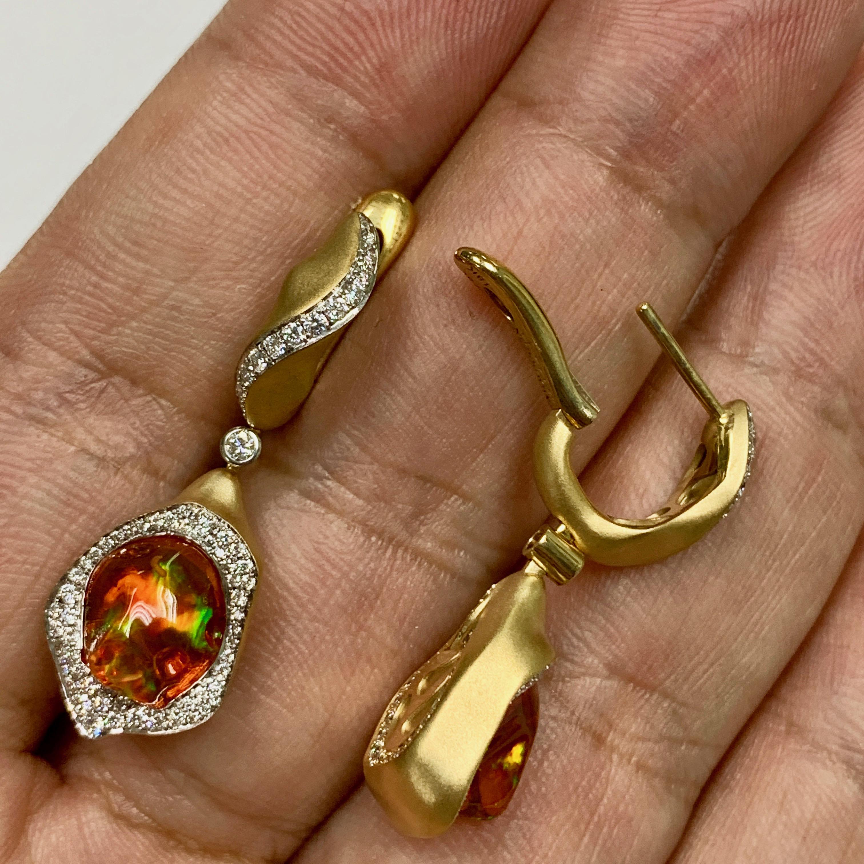 Women's Mexican Opal 10.13 Carat Diamonds One of a Kind 18 Karat Yellow Gold Suite