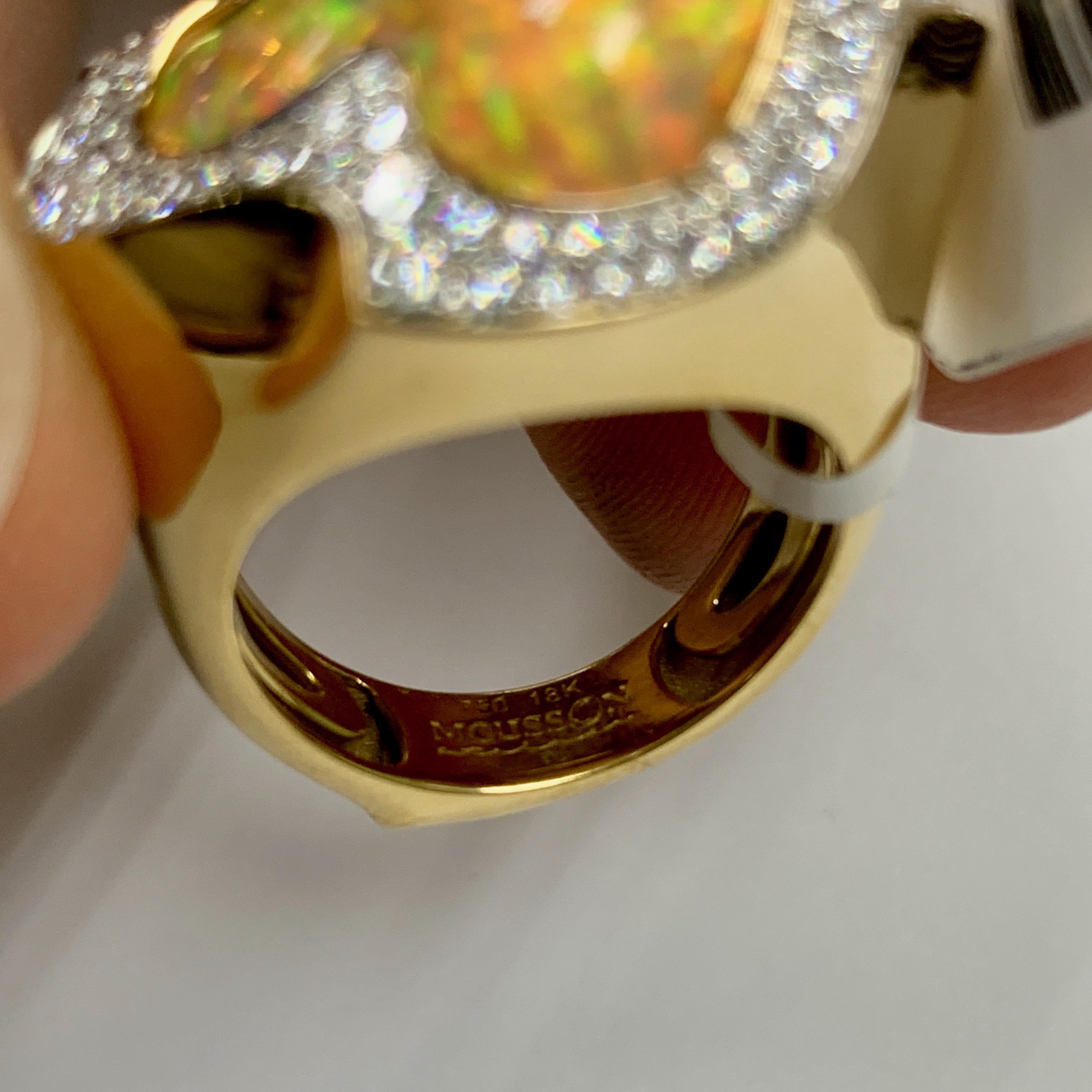 Women's Mexican Opal 10.6 Carat Diamonds One of a Kind 18 Karat Yellow Gold Ring For Sale