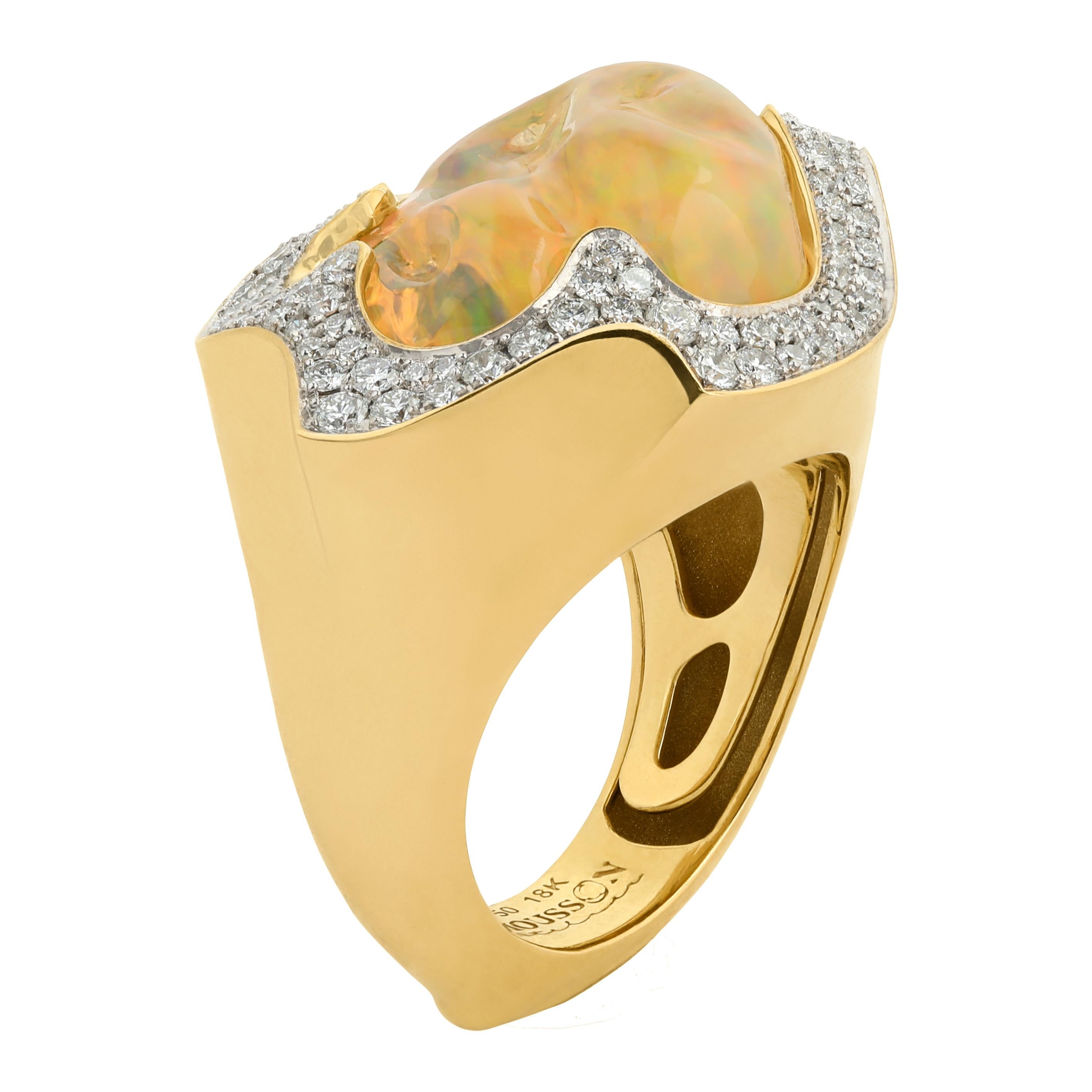 Mexican Opal 25.07 Carat Diamonds One of a Kind 18 Karat Yellow Gold Suite For Sale 1