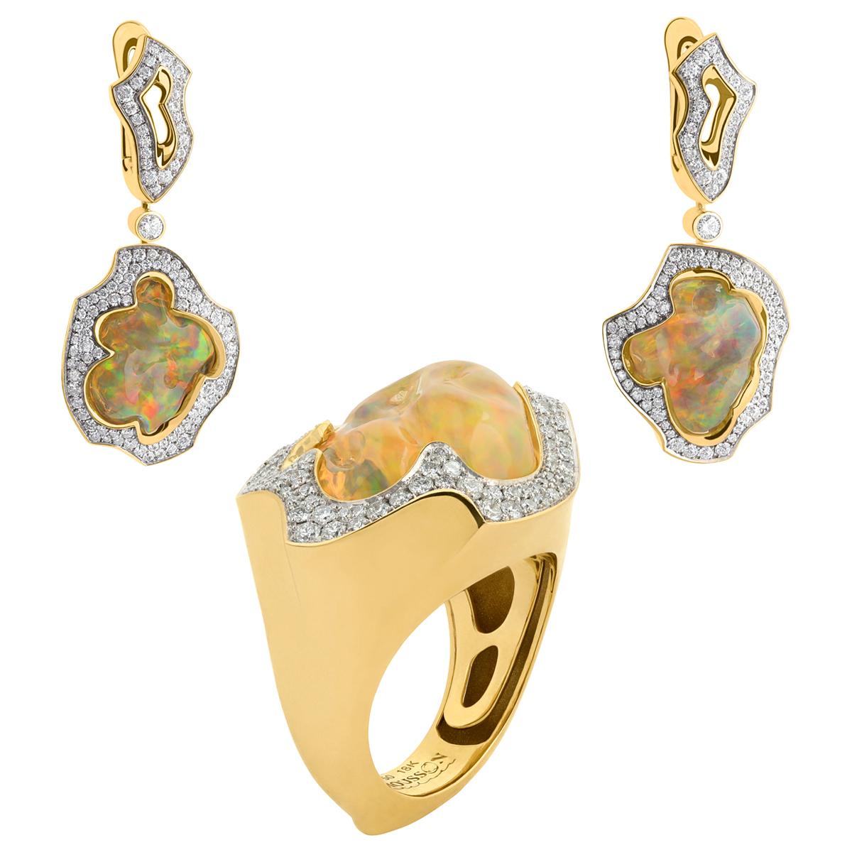 Mexican Opal 25.07 Carat Diamonds One of a Kind 18 Karat Yellow Gold Suite For Sale