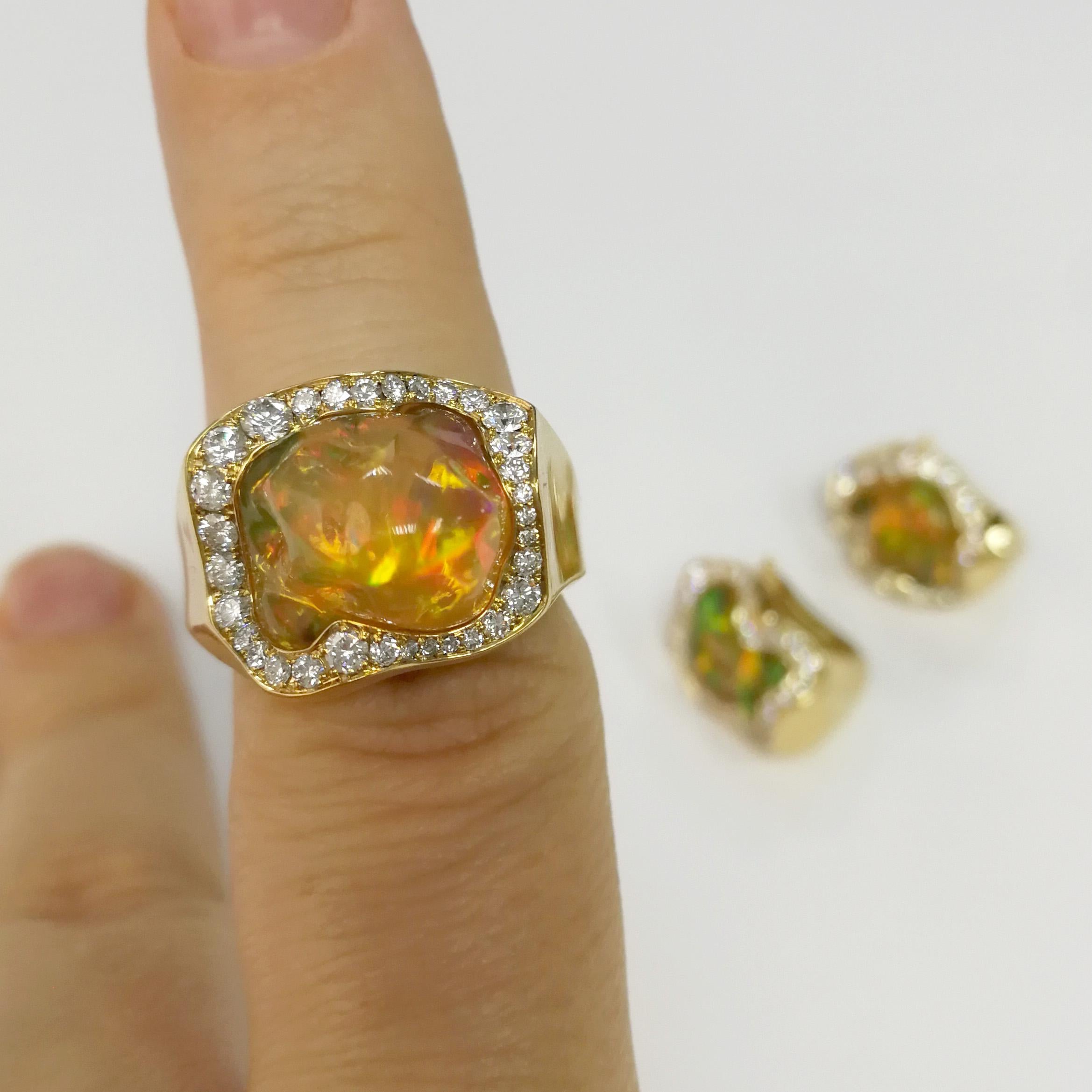 Mexican Opal 7.31 Carat Diamonds One of a Kind 18 Karat Yellow Gold Ring For Sale 2