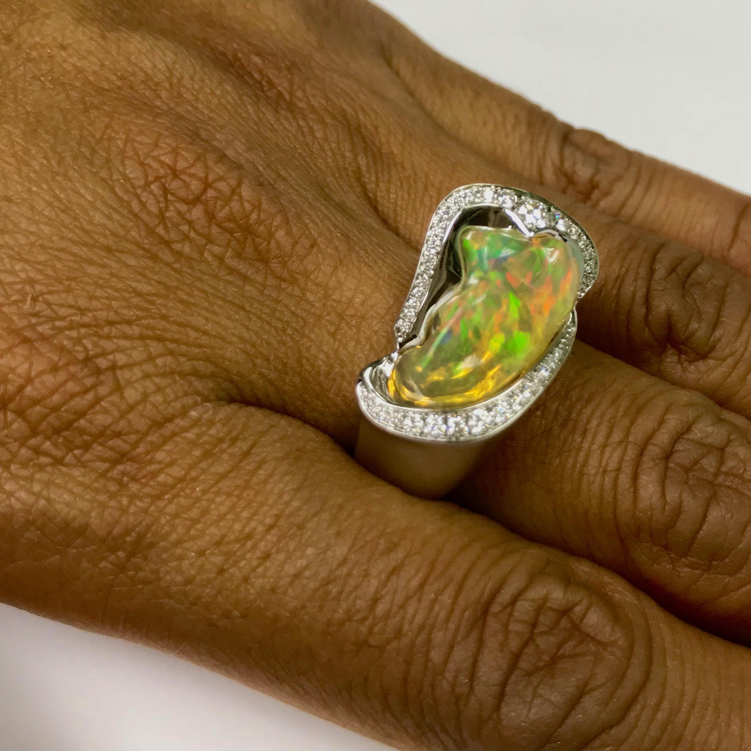 Mexikanischer Opal Diamant Einzigartiger Ring aus 18 Karat Weißgold für Damen oder Herren im Angebot