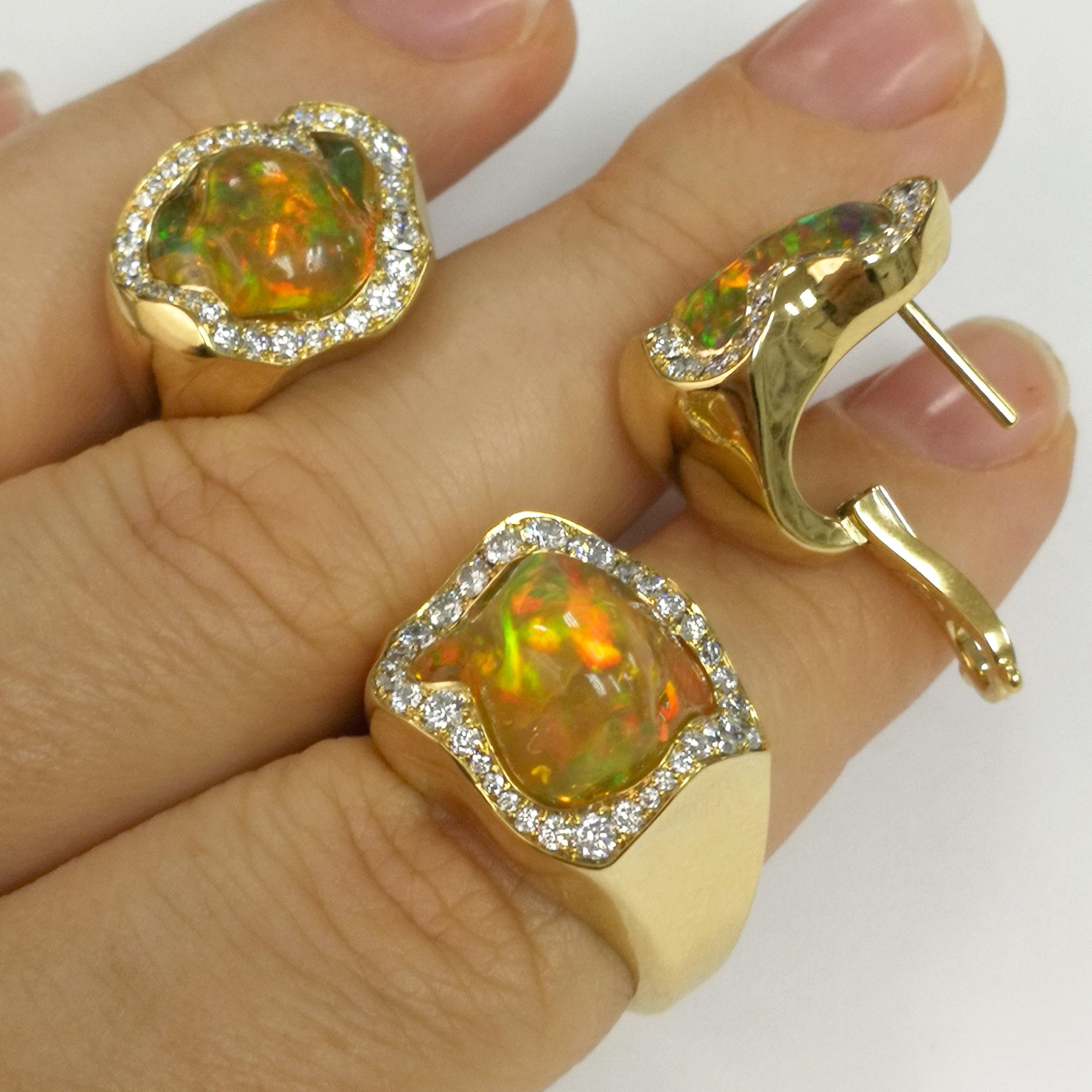 Women's Mexican Opal Diamonds One of a Kind 18 Karat Yellow Gold Suite