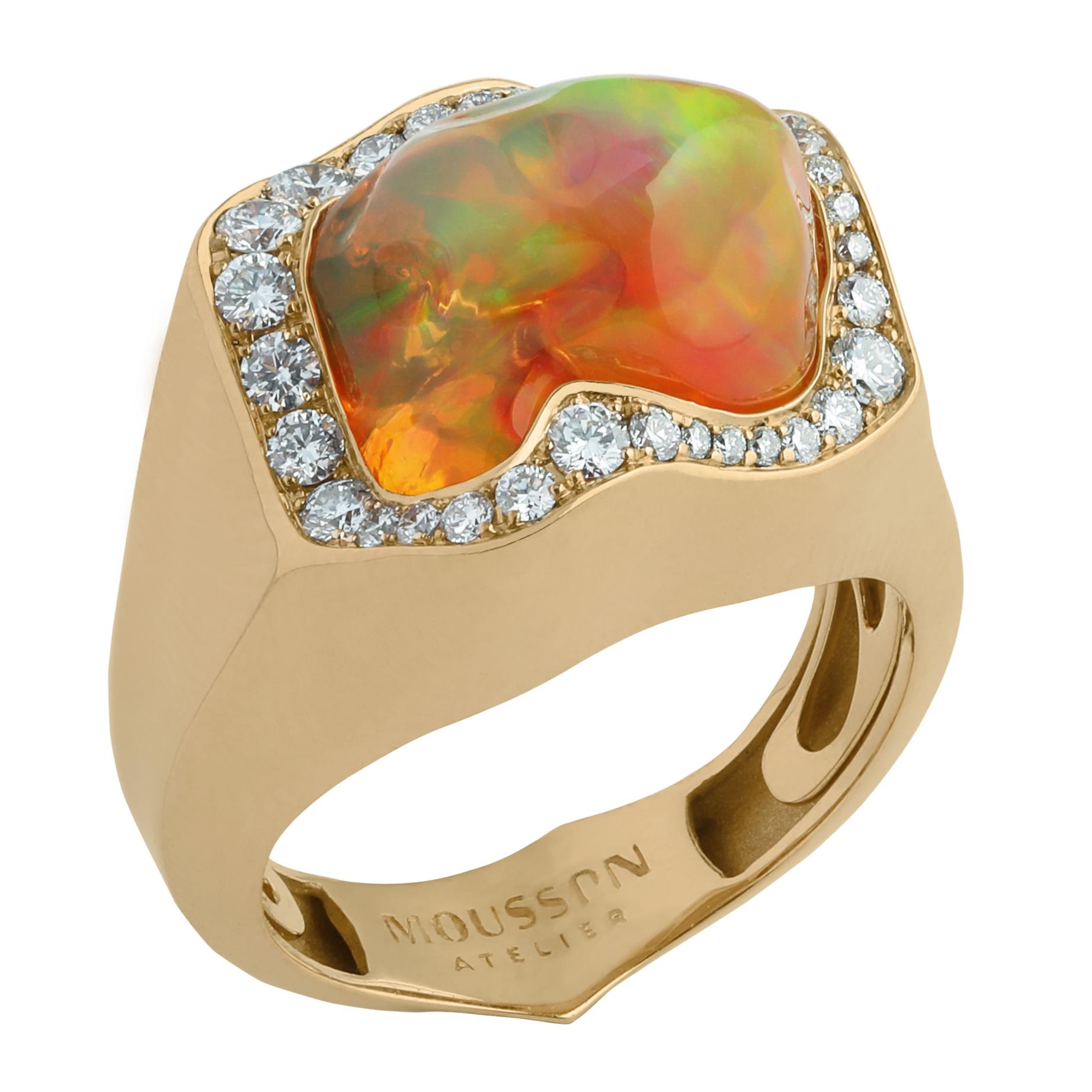 Mexican Opal Diamonds One of a Kind 18 Karat Yellow Gold Suite 3