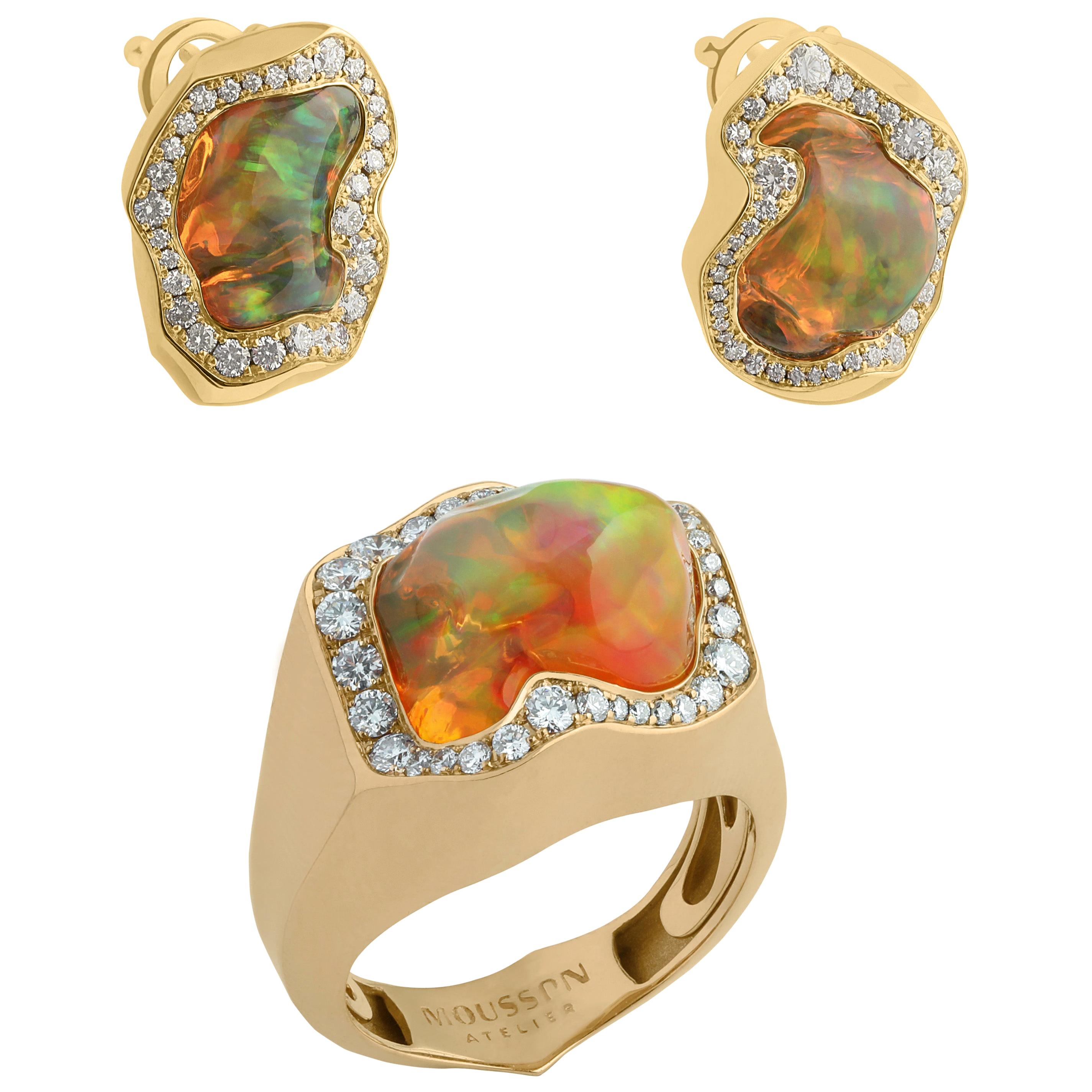 Mexican Opal Diamonds One of a Kind 18 Karat Yellow Gold Suite