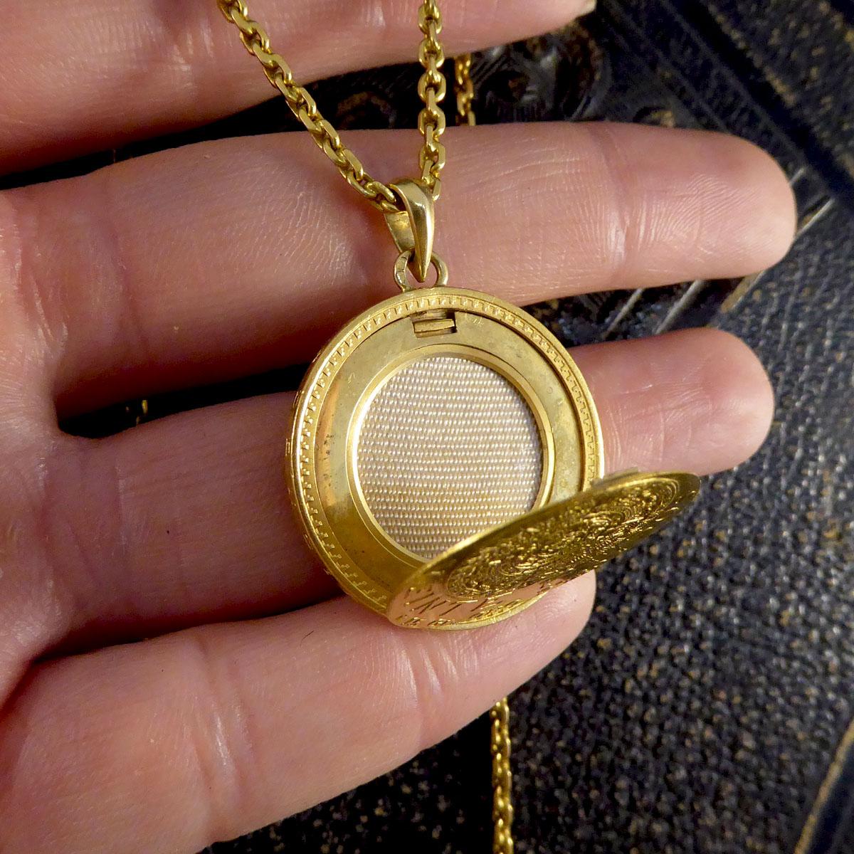 Mexican Pesos 21.6ct Gold Coin Unique Hidden Locket on 22ct Yellow Gold Chain In Good Condition In Yorkshire, West Yorkshire
